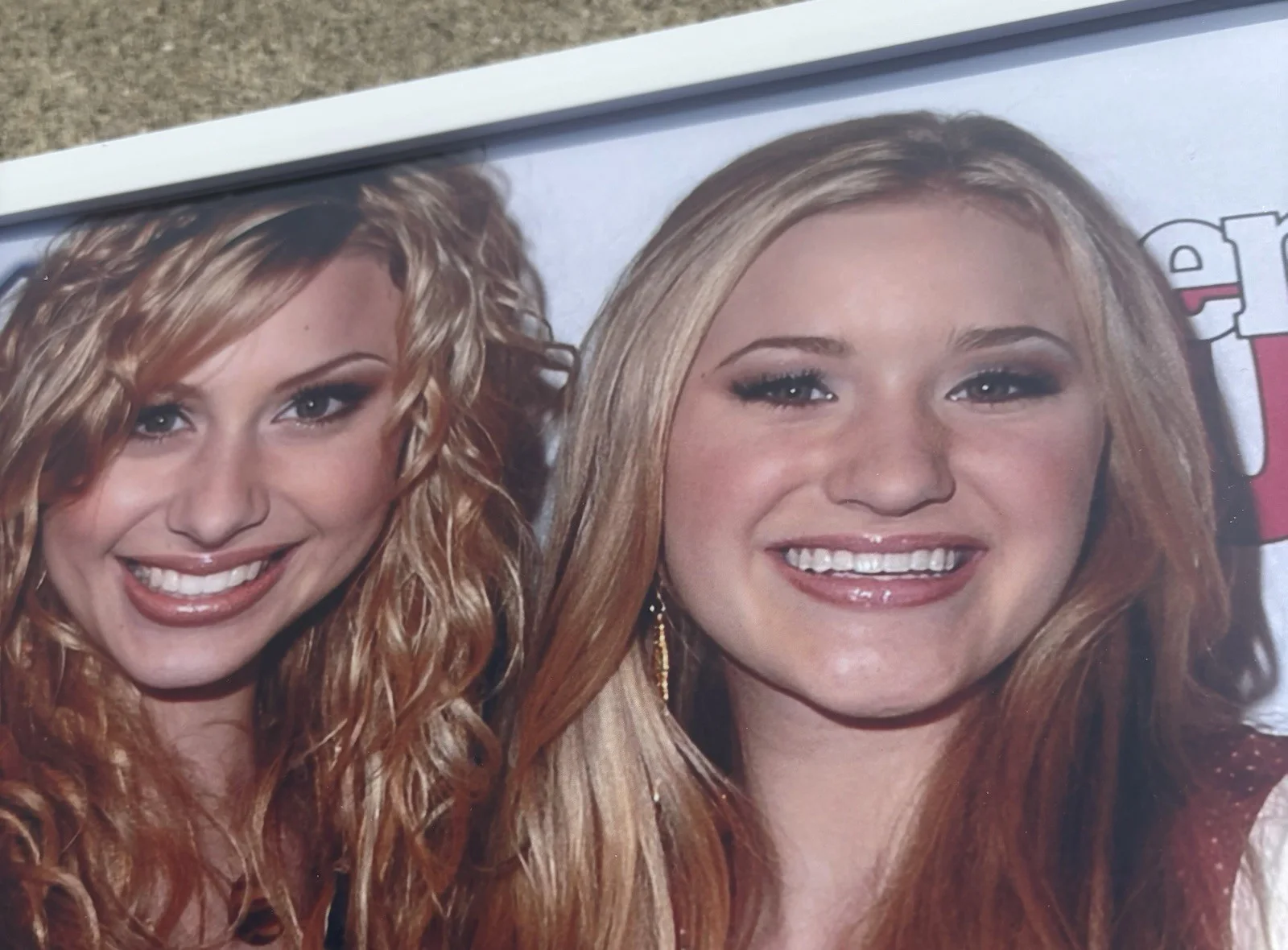 ALY & AJ SIGNED + FRAMED 11x14 Photo JSA COA Disney Channel, изображение 5