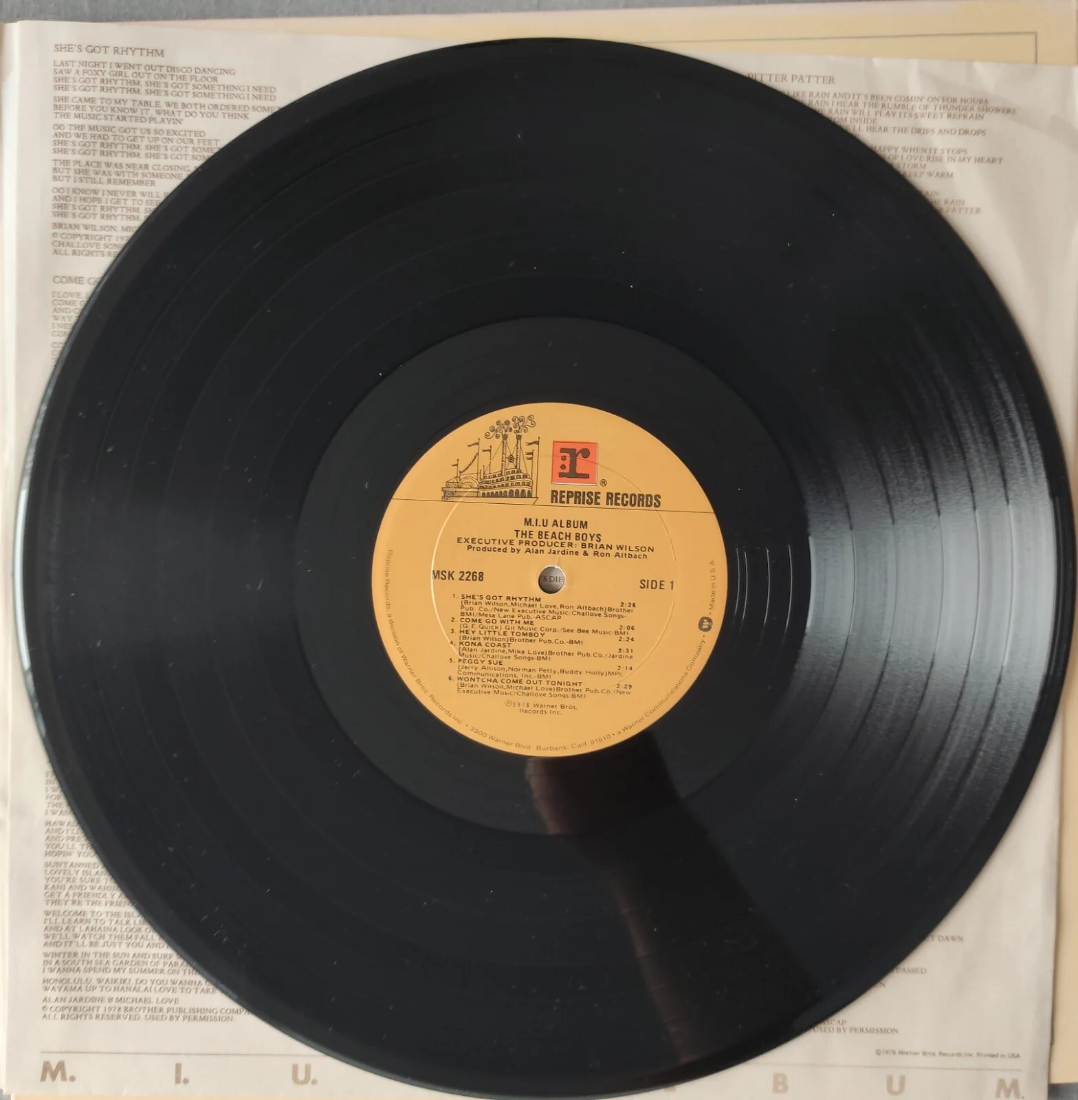 BRIAN WILSON Signed Autograph Album Record LP " M.I.U. Album ", image 3