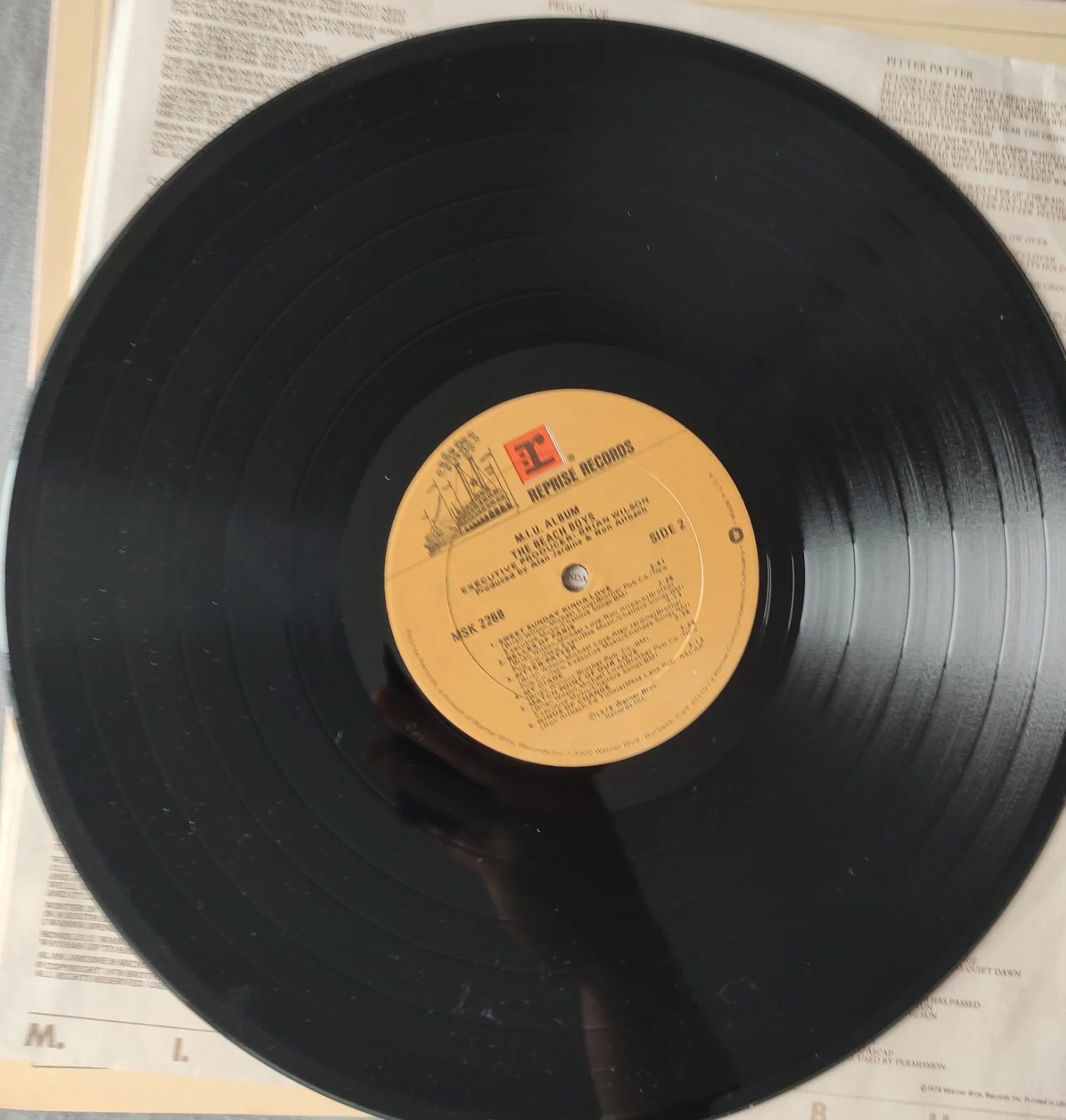 BRIAN WILSON Signed Autograph Album Record LP " M.I.U. Album ", image 4