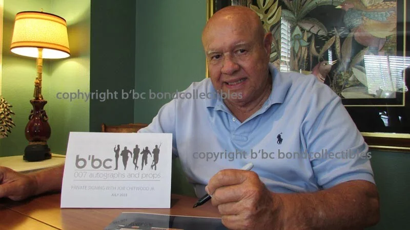 JOIE CHITWOOD JR 007 JAMES BOND OFFICIAL b'bc SIGNING AUTOGRAPH LIVE AND LET DIE, изображение 2