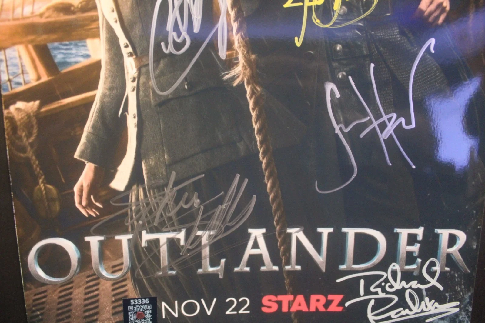 Sam Heughan, Caitríona Balfe, Richard Rankin, John Bell — Signed Poster - Outlander - Sam Heughan, TV Series, 11x17 +COA, изображение 2