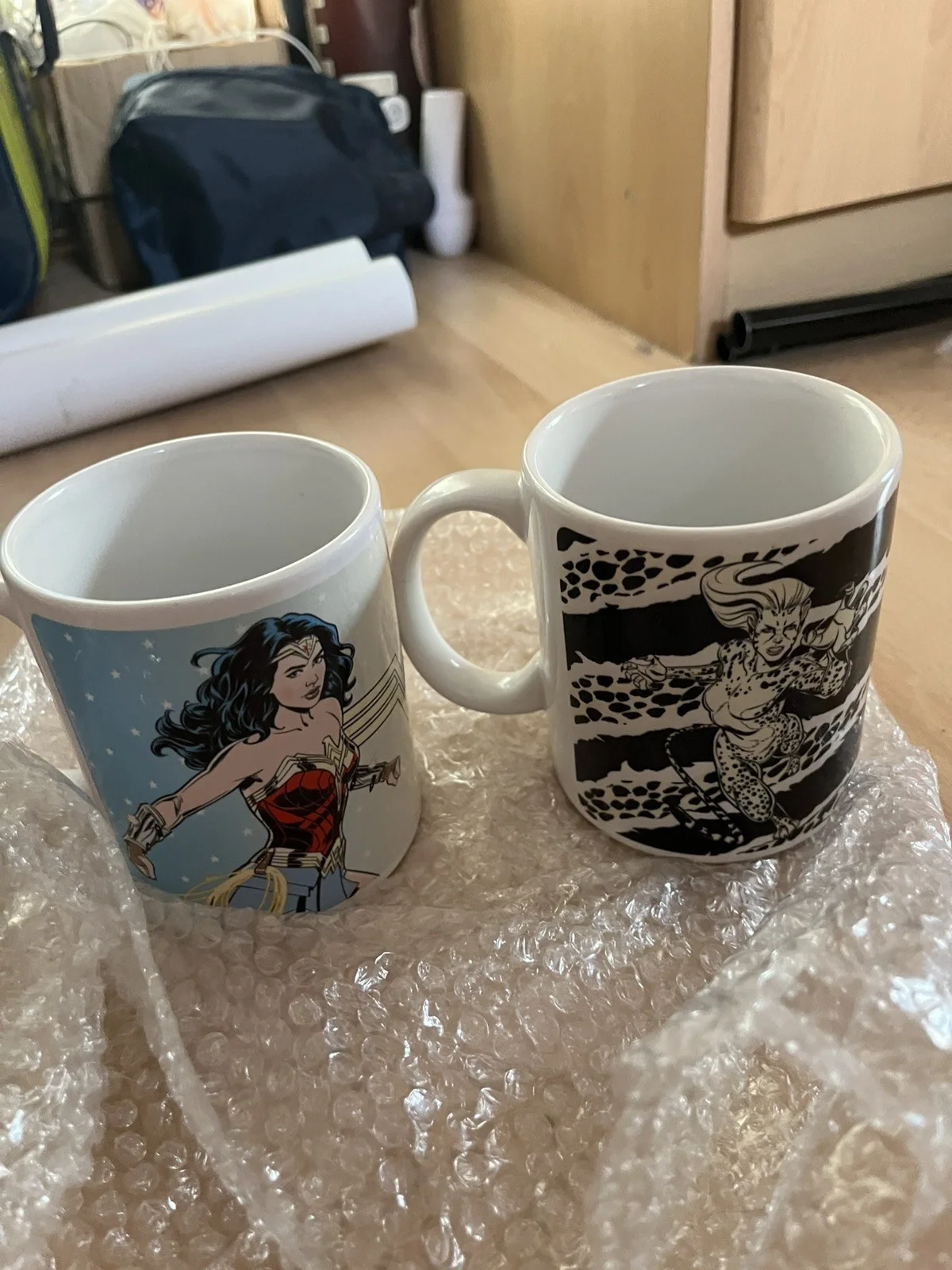 2x Wonder Woman 1984 mugs, image 2