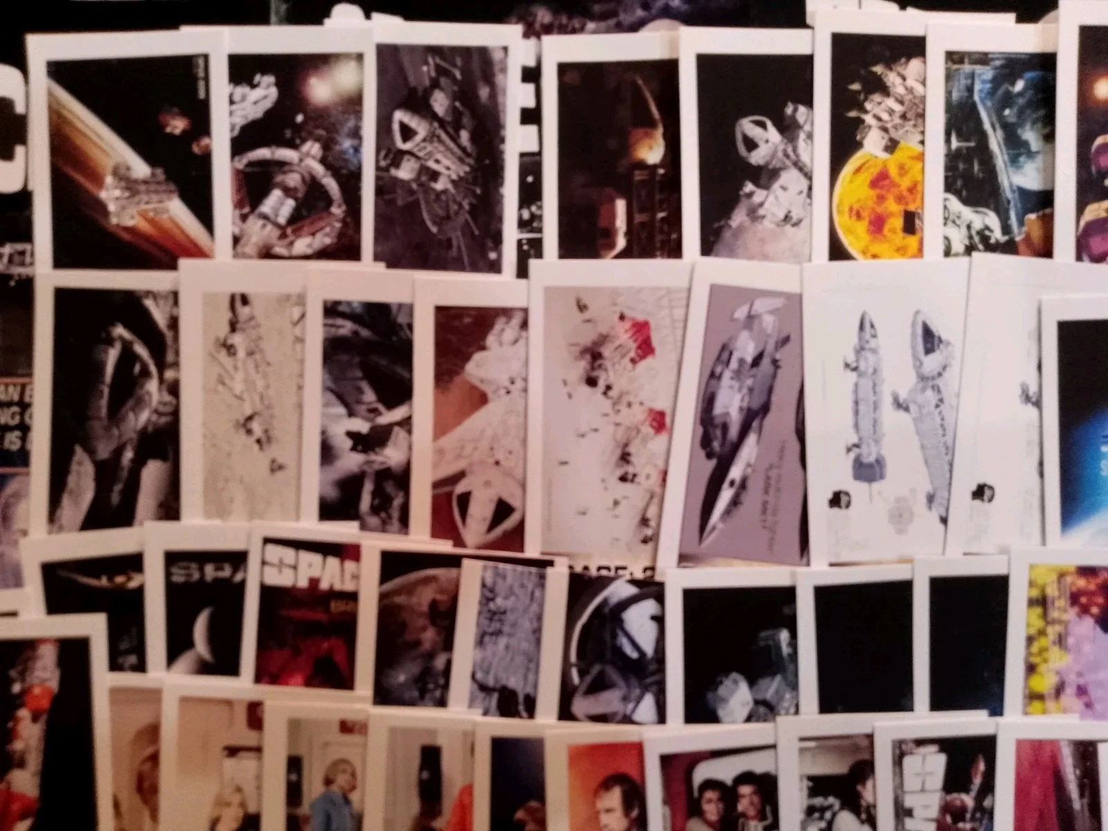 Space 1999 Deluxe Ed. 12 Lobbymarkers markers + 88 Mini art Cards & 3 boxes., image 2