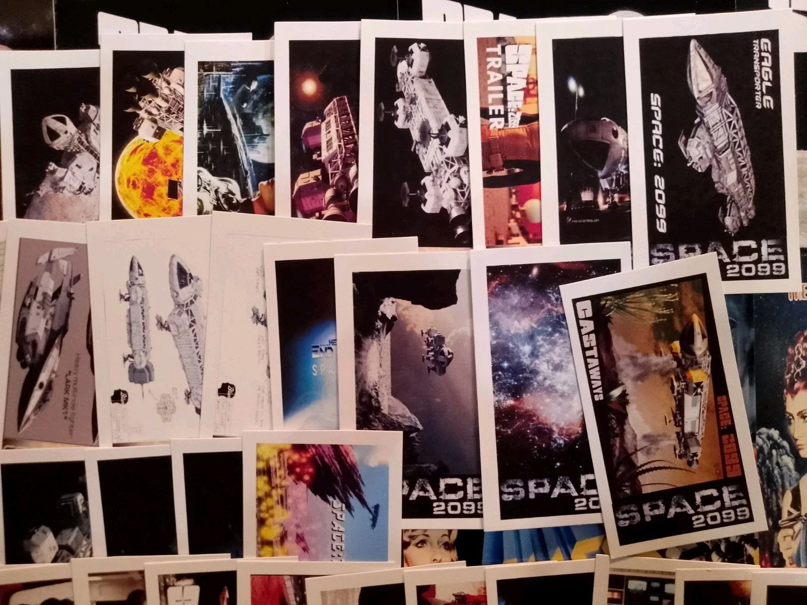 Space 1999 Deluxe Ed. 12 Lobbymarkers markers + 88 Mini art Cards & 3 boxes., image 3