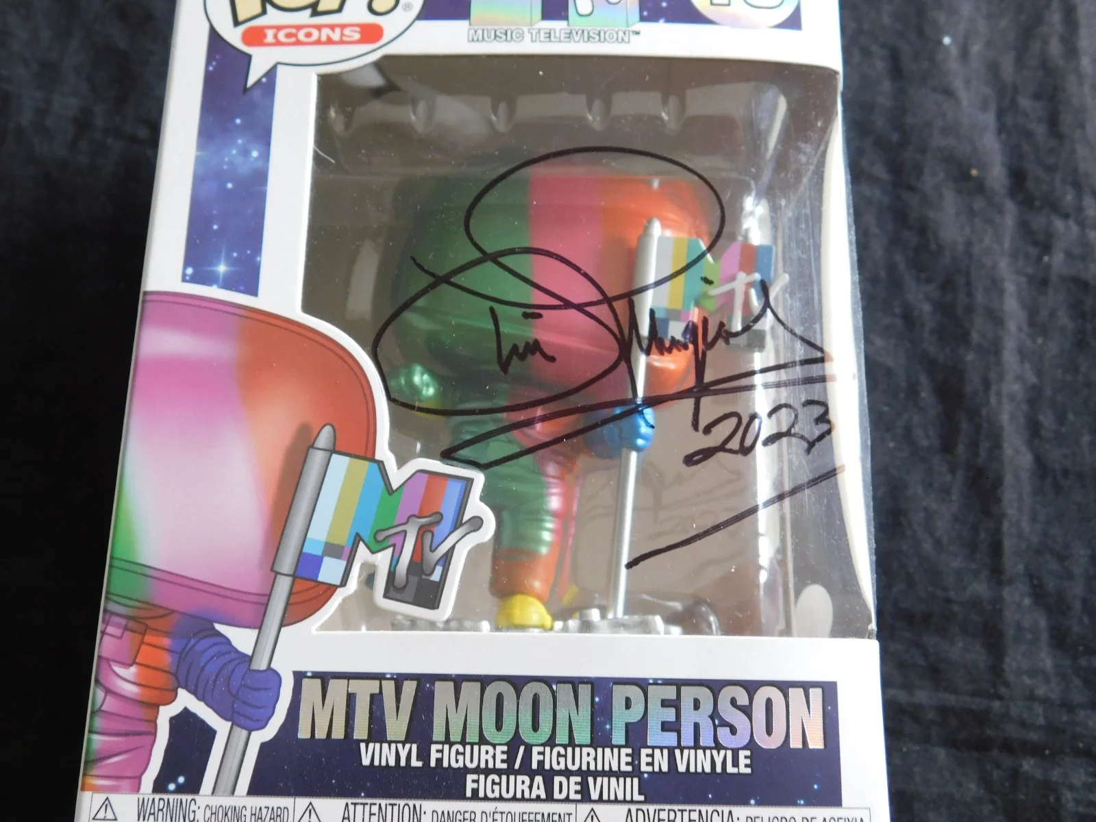Luis Miguel Signed MTV Moon Person Funko Pop 18 - JSA Authentication, изображение 2