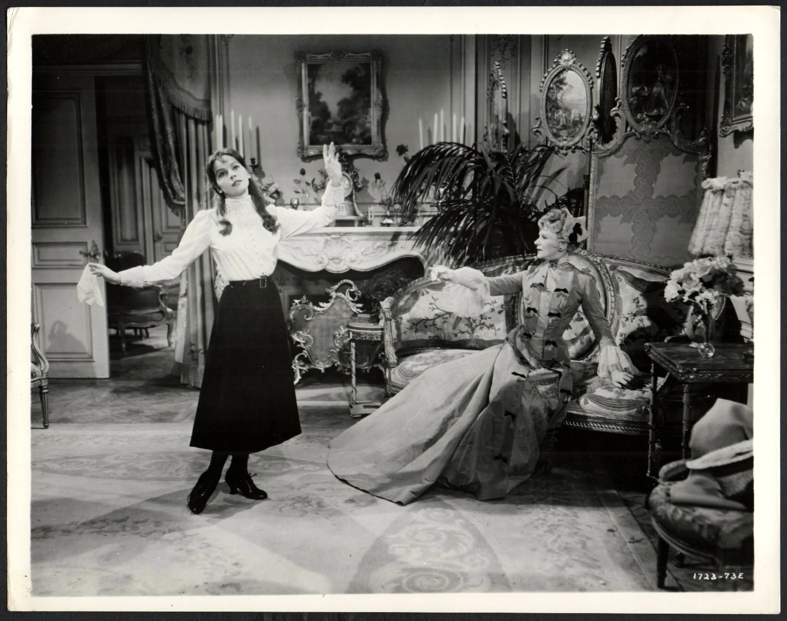 GIGI 1951 Leslie Caron, Louis Jourdan, Isabel Jeans 4 10x8 STILLS, изображение 3
