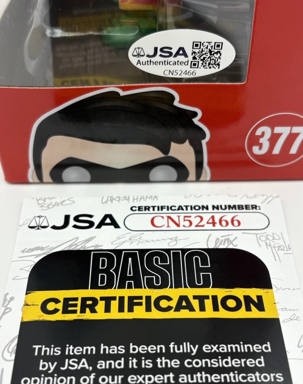 Jesse McCartney — Jesse McCartney Signed Autograph Robin Chase Funko POP! Figure Young Justice JSA, изображение 5