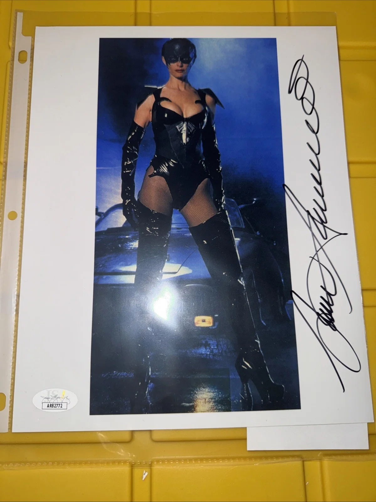 Joan Severance BLACK SCORPION Original Autographed 8X10 Photo w/JSA COA, изображение 2
