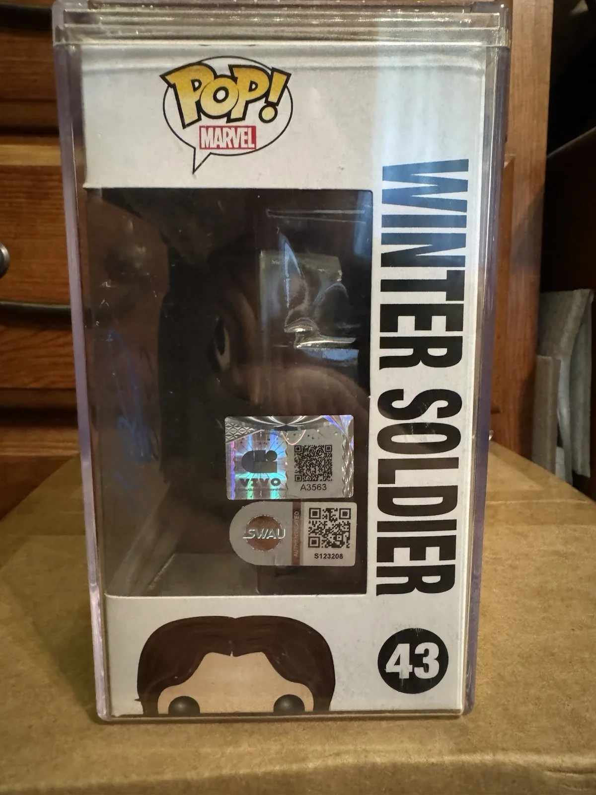 Sebastian Stan Winter Soldier Signed Funko Pop #43 COA, изображение 2