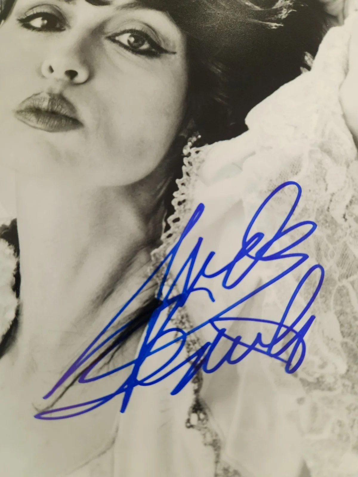 Judy Tenuta Signed Autographed 8x10" Photograph AW COA Comedian / Actress, изображение 2