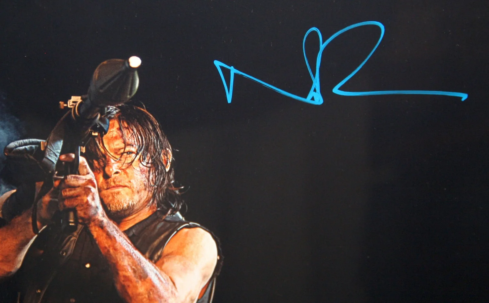 Norman Reedus — Norman Reedus Autographed 20x16 The Walking Dead Photo Framed JSA Daryl Dixon, изображение 2