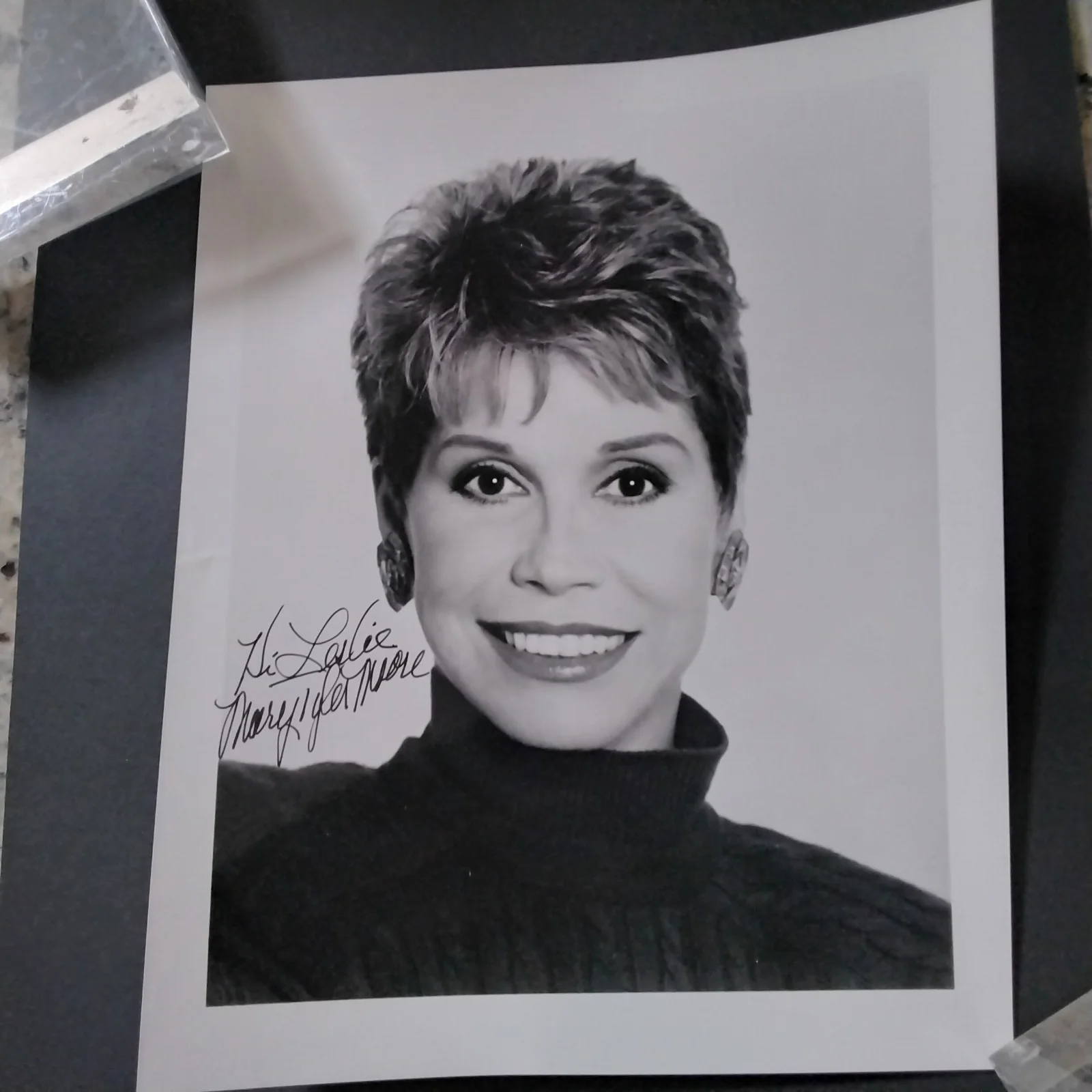Mary Tyler Moore SIGNED Photo 70s TV Movie Actress Dick Van Dyke Modern Millie, изображение 3