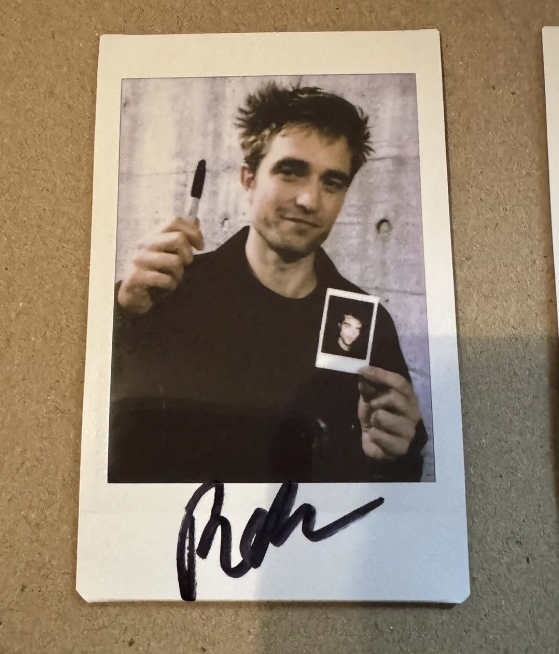 Robert Pattinson Signed 1/1 Rare Photo With Proof auto Twilight batman case hit, изображение 2