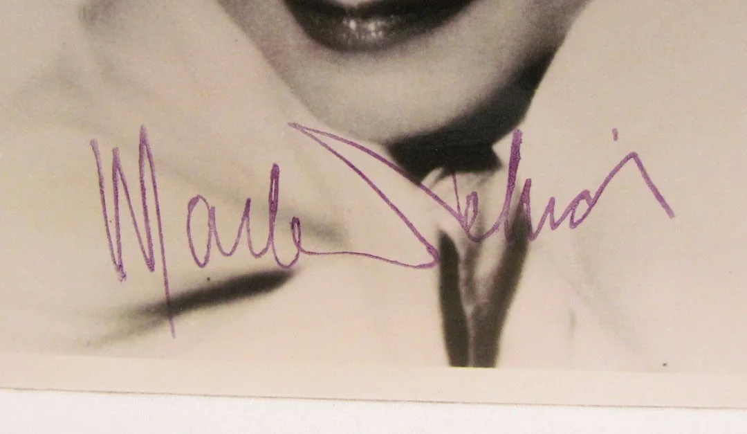 MARLENE DIETRICH AUTOGRAPH SIGNED AUTOGRAPHED 3.5"x5.5" B&W PHOTO ACTRESS STAR, image 2