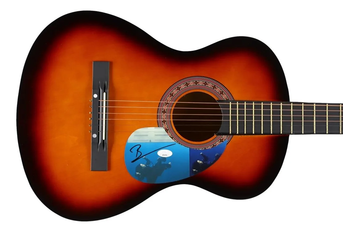 Billie Eilish — Billie Eilish Signed 38" Hit Me Hard and Soft Acoustic Guitar JSA Hologram, изображение 2