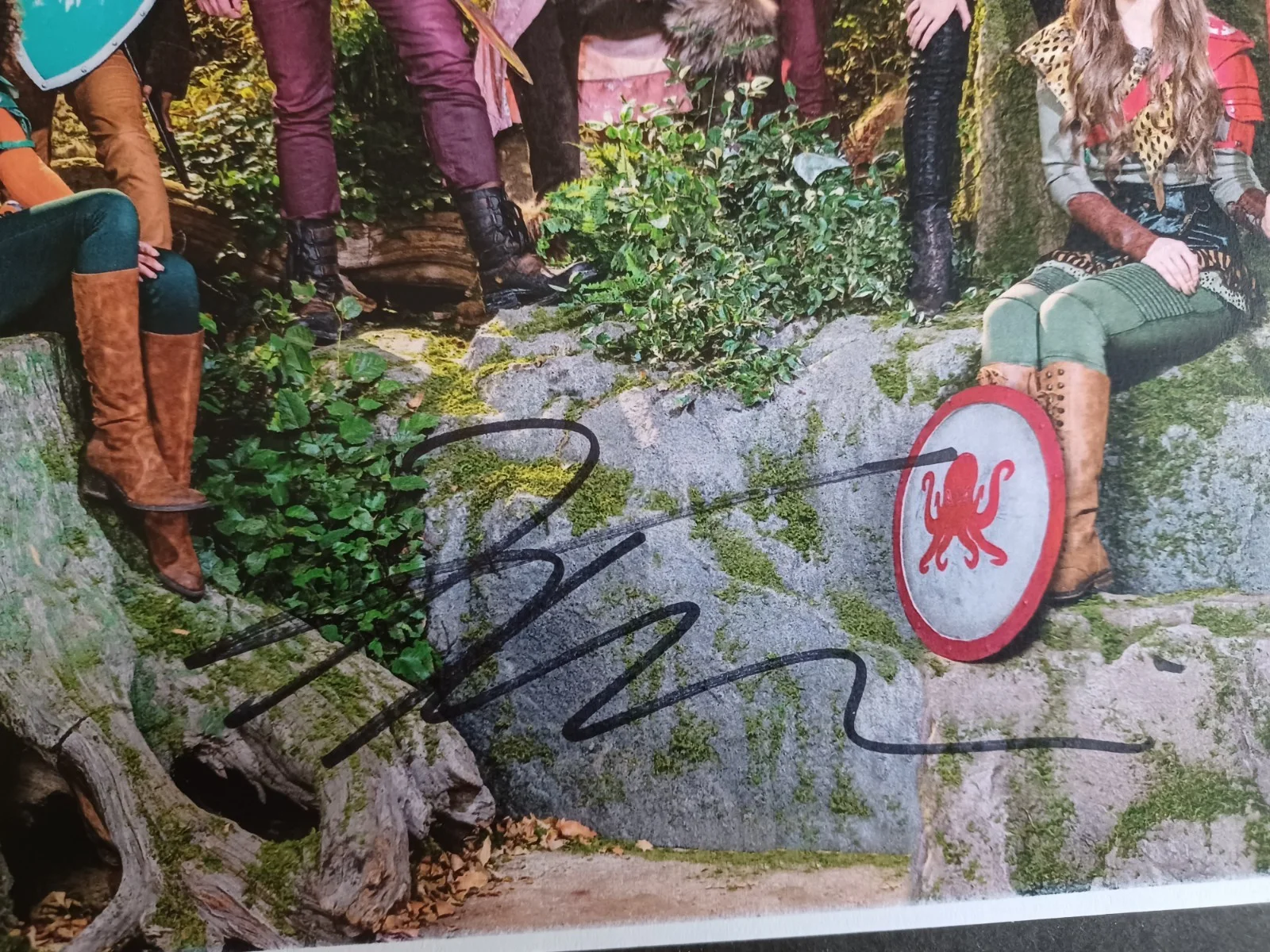 Kelly Perine Signed 8.5" x 11" Photo - Knight Squad - Nickelodeon, image 2