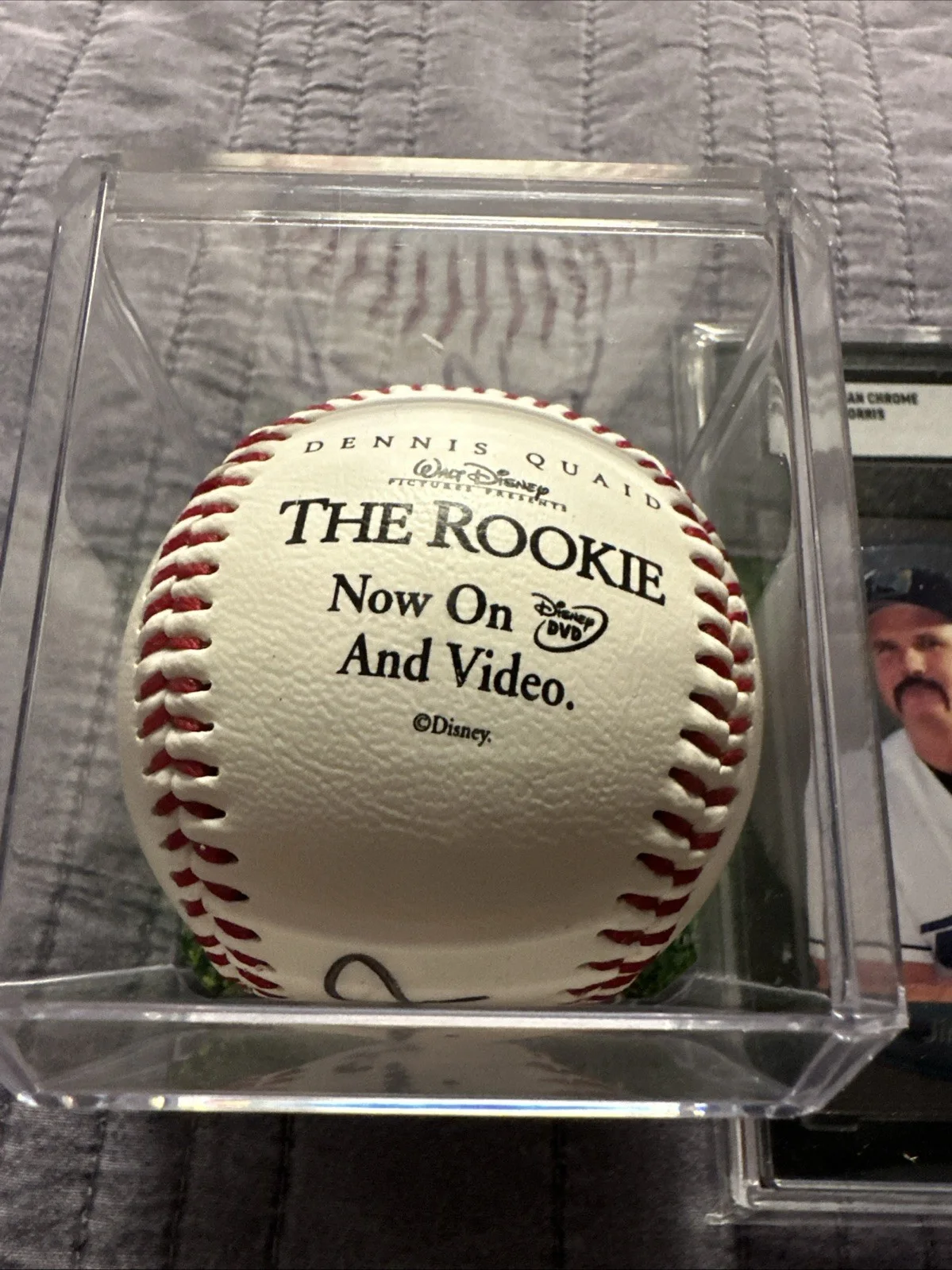 Dennis Quaid — Disney The Rookie Movie Promo Baseball Signed Dennis Quaid Jim Morris + Card, изображение 2