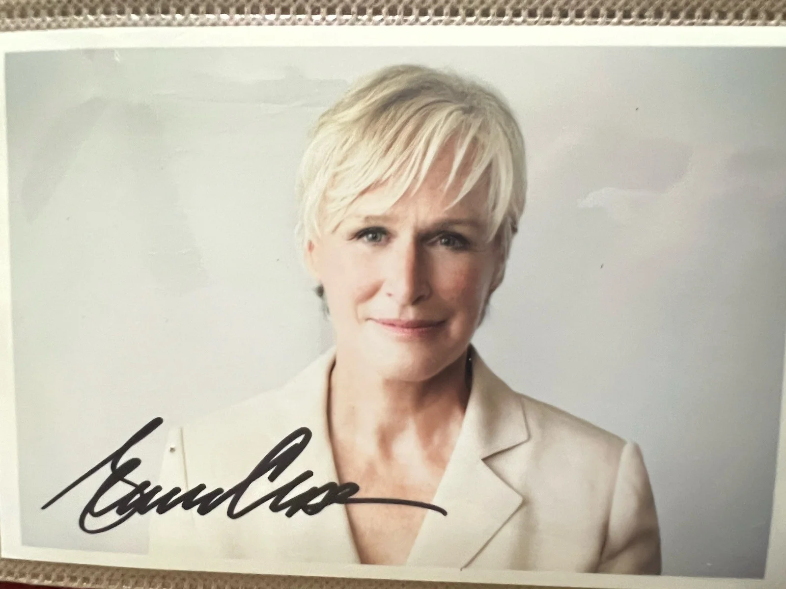 Glenn Close — Glenn Close Signed 4x6 Photo, 8x Academy Award Nominee