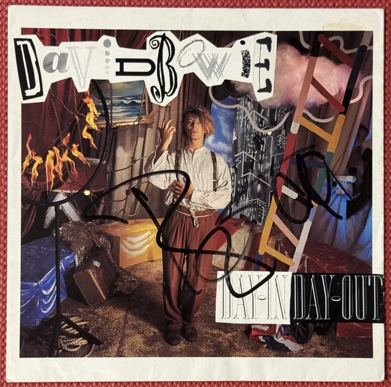 REAL signed DAVID BOWIE autographed "DAY IN, DAY OUT" 45 rpm 7" Single SLEEVE, image 2