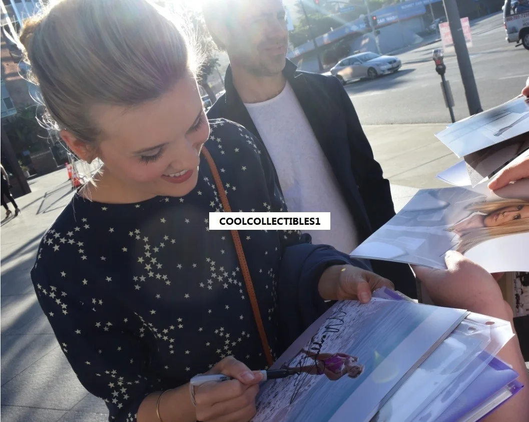 MAGGIE GRACE — MAGGIE GRACE "LOST" IN PERSON SIGNED 8X10 COLOR PHOTO 1 COA "PROOF", изображение 2