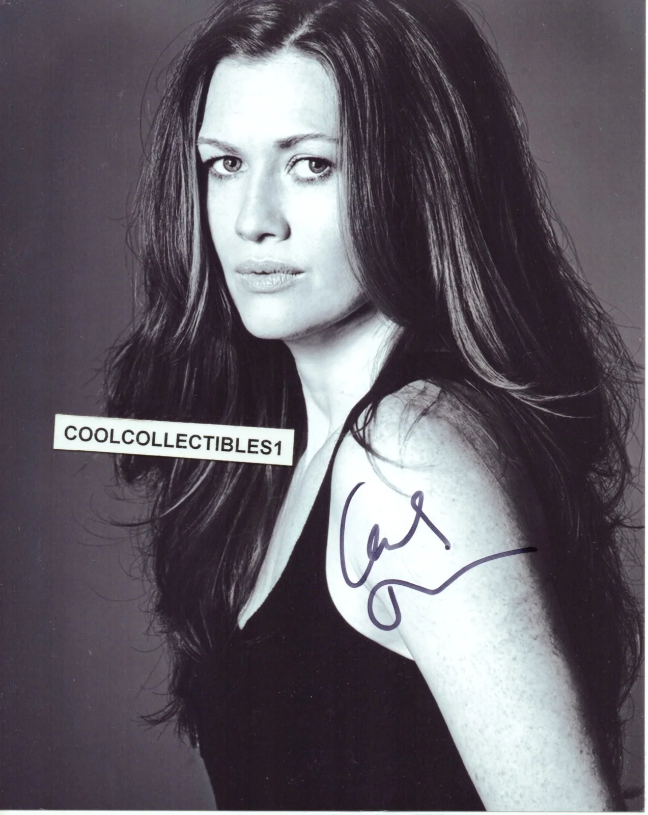 MIREILLE ENOS — MIREILLE ENOS "THE KILLING" IN PERSON SIGNED 8X10 BLACK & WHITE PHOTO COA