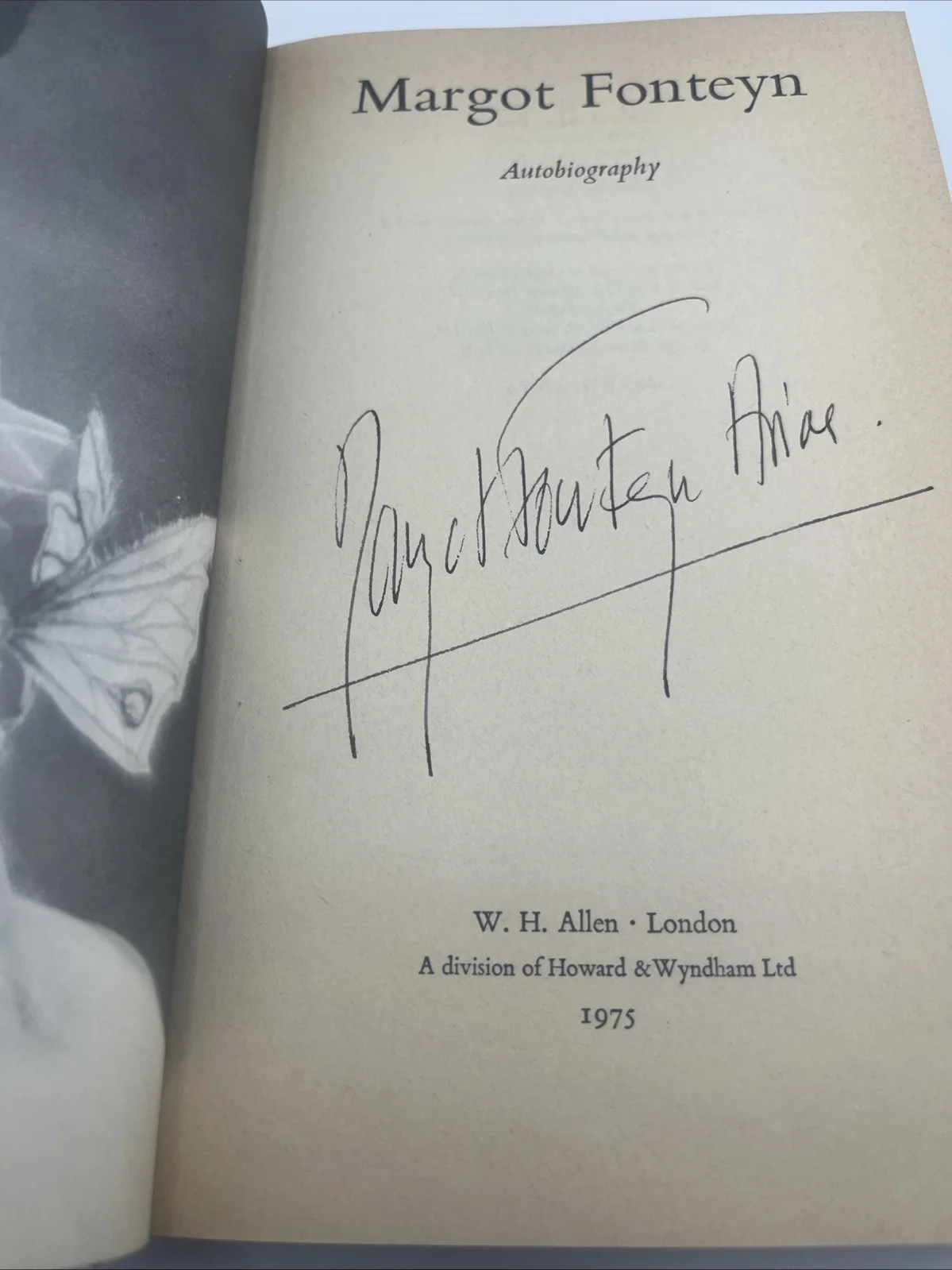 Margot Fonteyn Autobiography SIGNED UK First Edition 1975 MF100, image 2