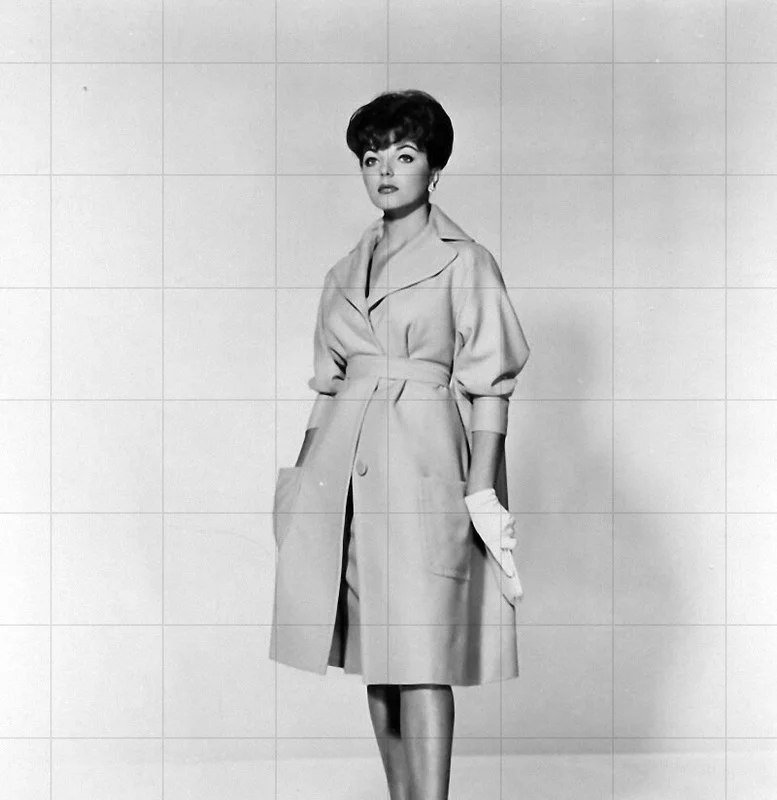 JOAN COLLINS - FOUR (4) 8" x 8" Promotional Portrait Photographs 1950s & 1960s, изображение 4