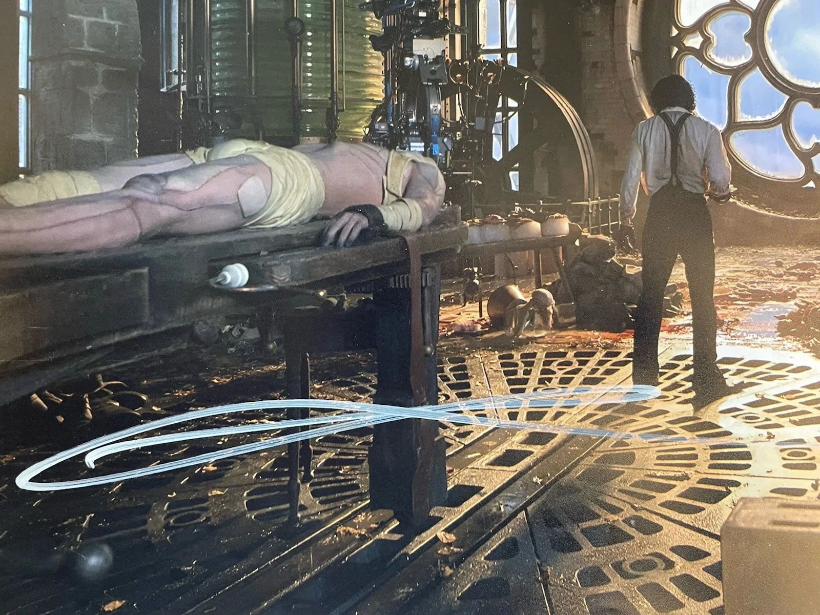 Jacob Elordi, Guillermo Del Toro — JACOB ELORDI AND GUILLERMO DEL TORO SIGNED 12x18 FRANKENSTEIN PHOTO SWAU COA, image 3