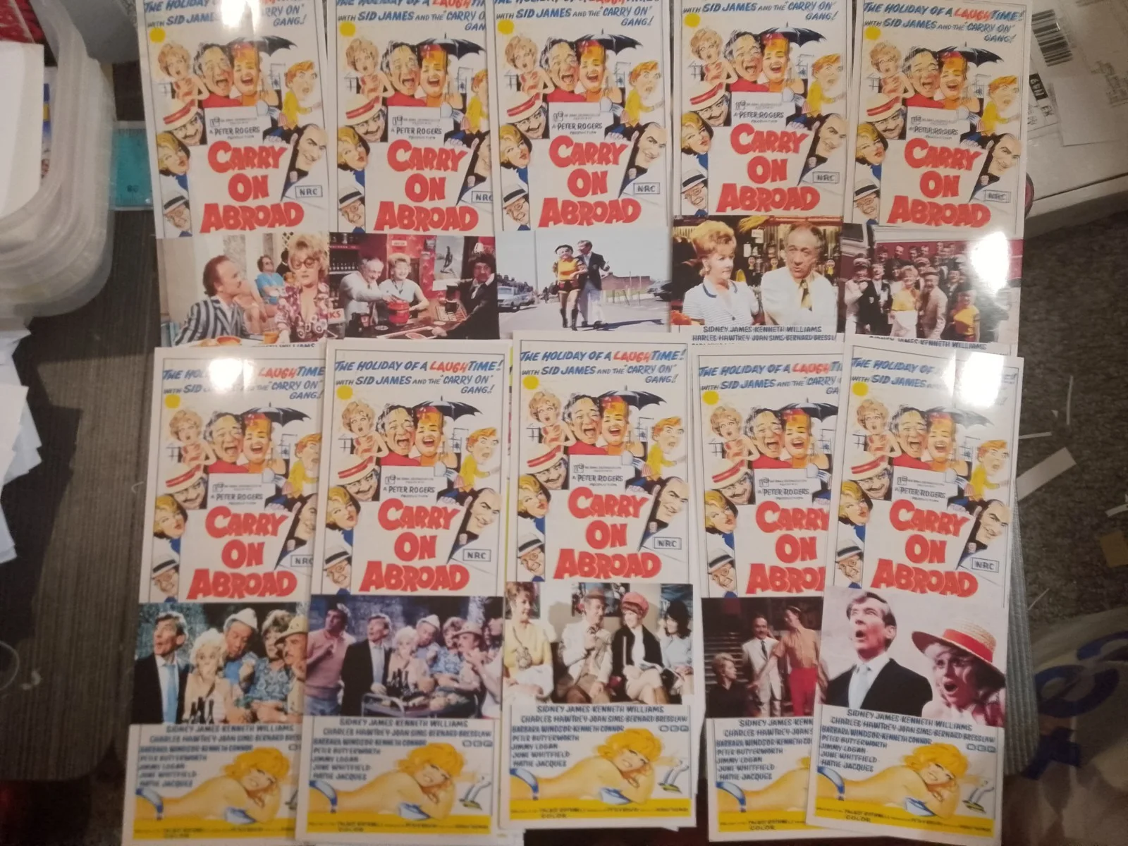 Carry On Abroad. 10 Glossy 3x8ins Lobbymarkers & 40 Mini Promo Cards & Box., изображение 5