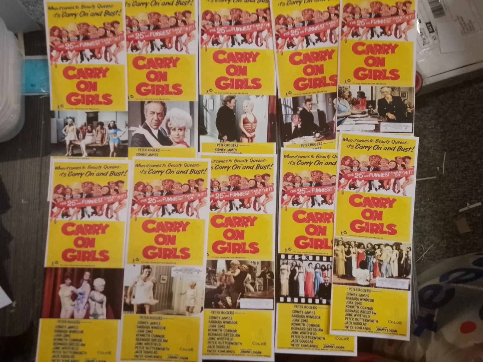 Carry On Girls. 10 Glossy 3x8ins Lobbymarkers & 40 Mini Promo Cards & Box., изображение 5
