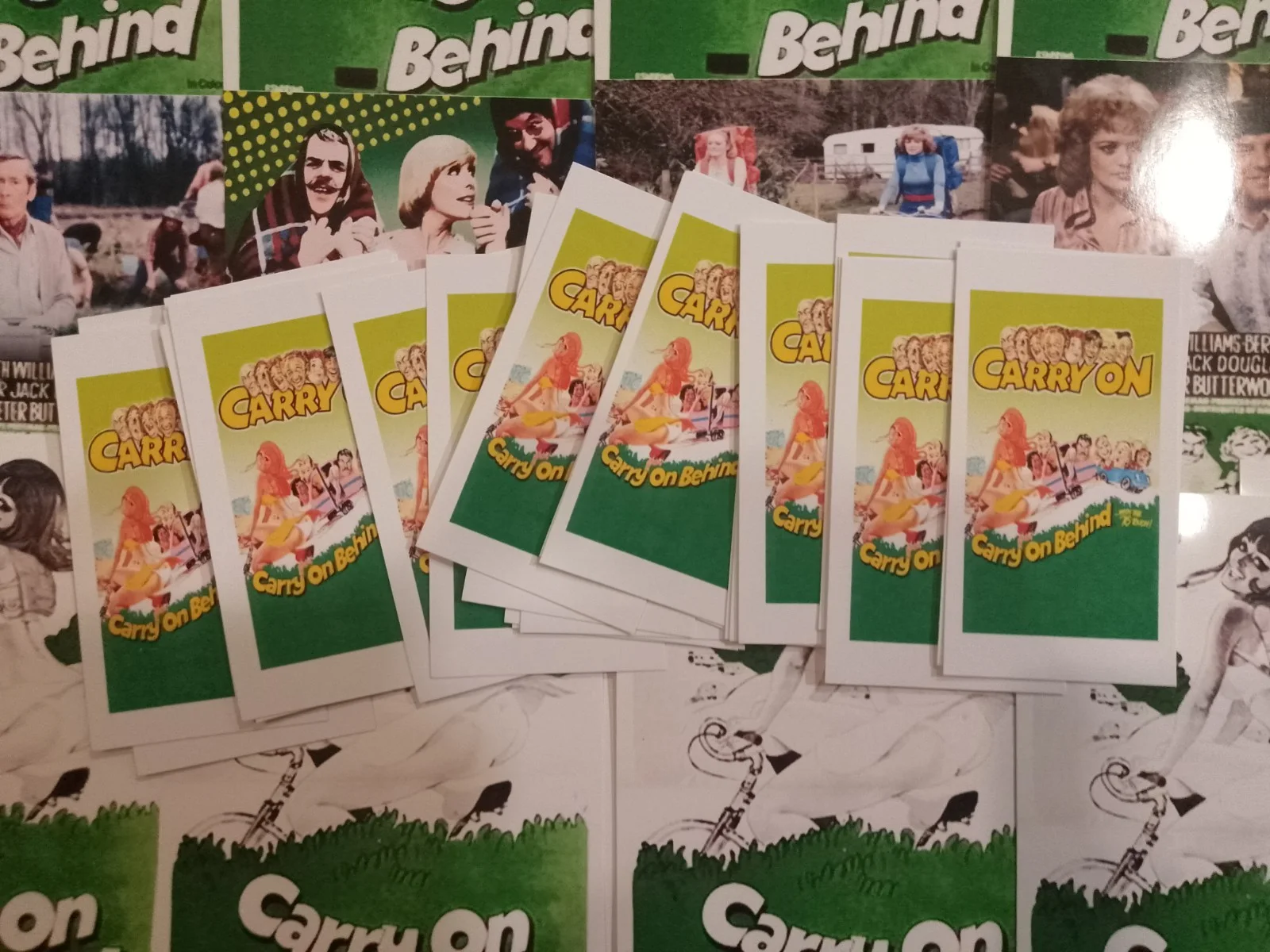 Carry On Behind. 10 Glossy 3x8ins Lobbymarkers & 40 Mini Promo Cards & Box., изображение 4