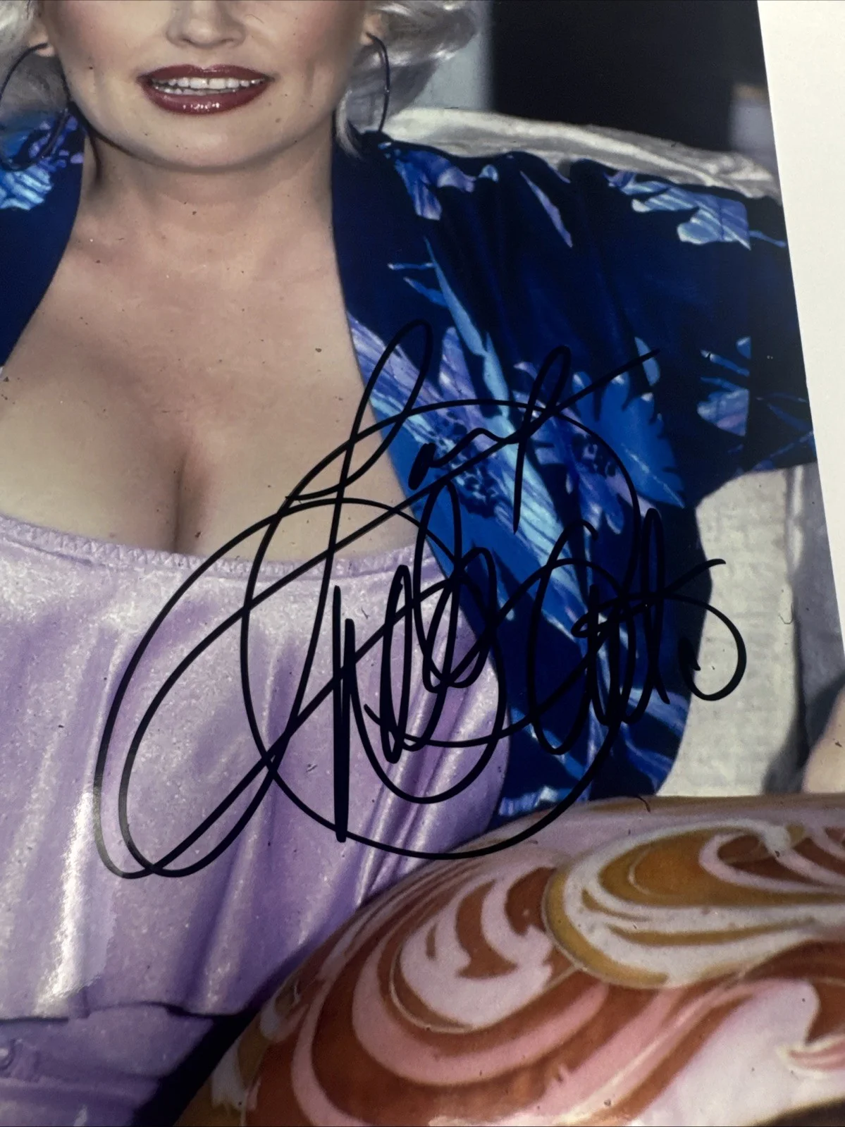 DOLLY PARTON Autographed 8.5 x 11 Hand Signed Photo COA Vintage Candid short hai, изображение 3