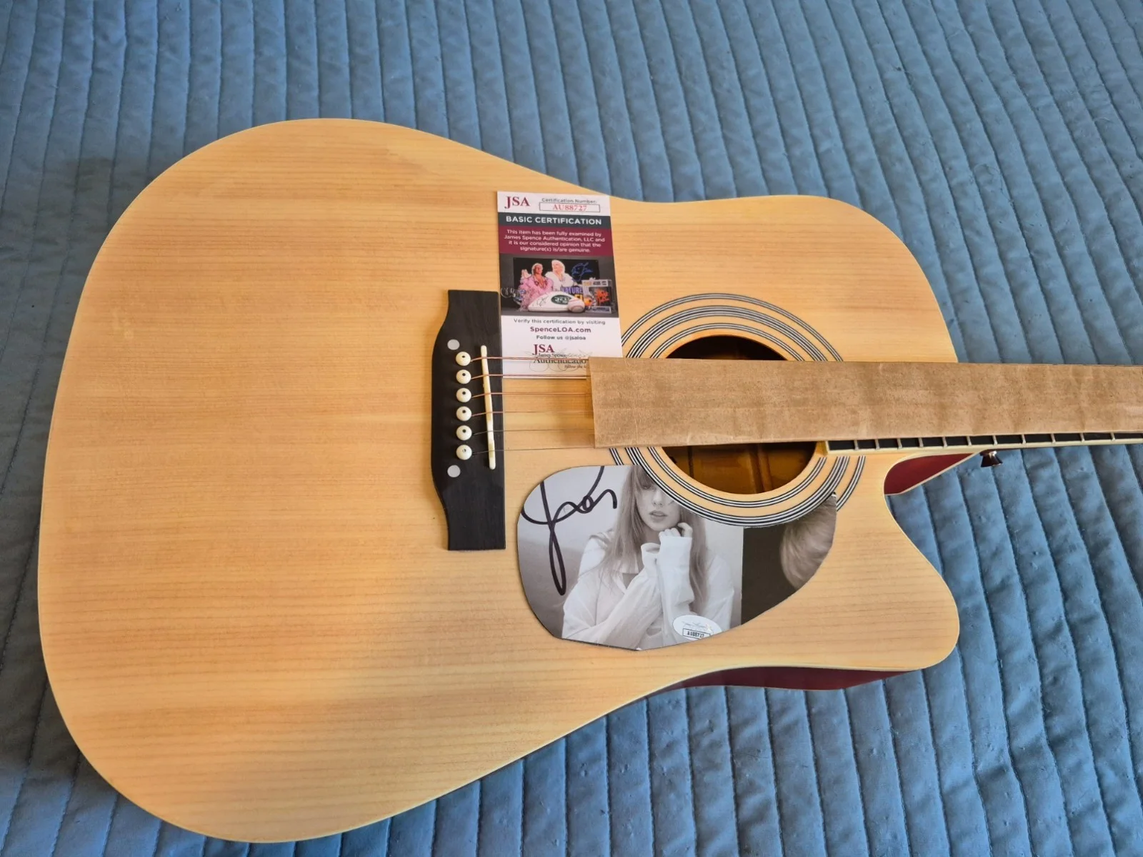 Taylor Swift Autographed Full Size Acoustic Guitar with Case JSA COA, image 4