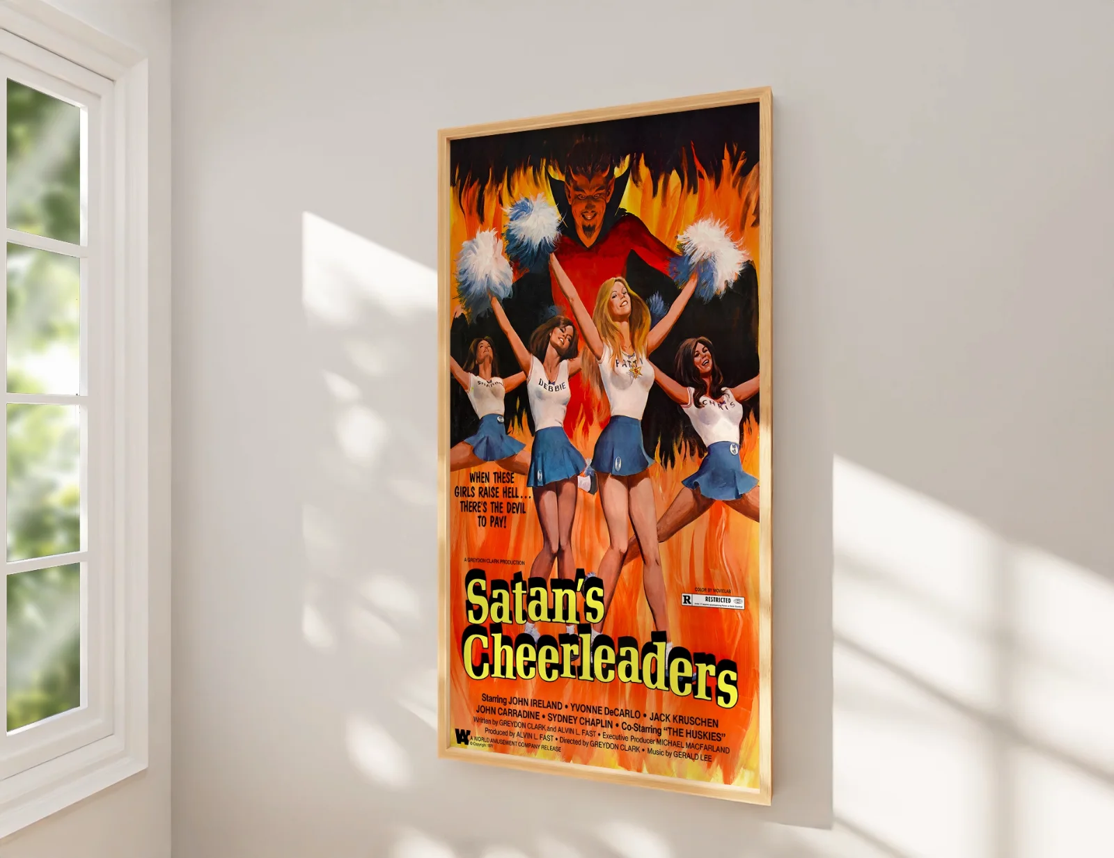 Satan's Cheerleaders - 1977 Exploitation Horror 27.2" x 41" US One Sheet Poster, image 2