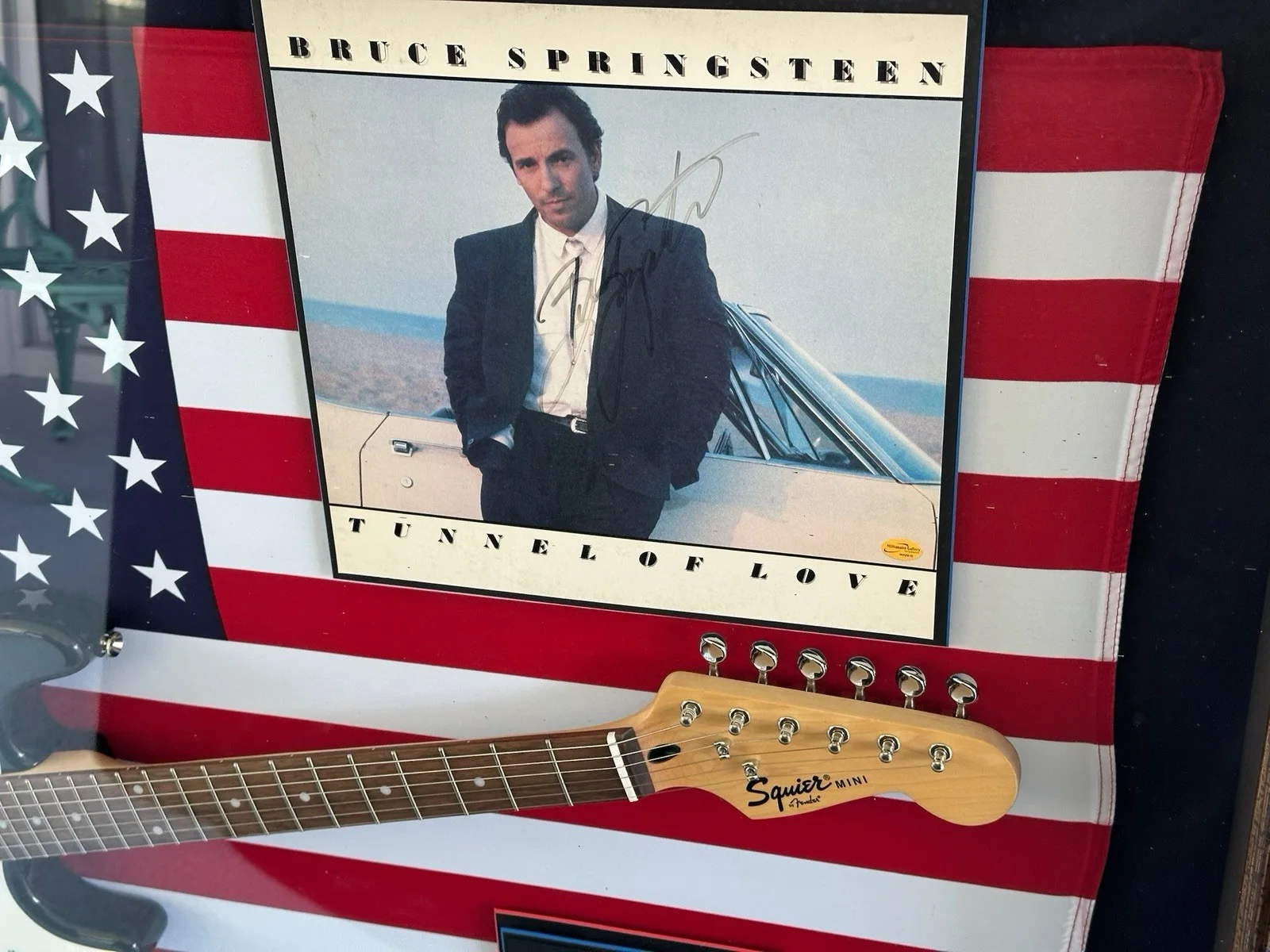 Bruce Springsteen Signed Album & Guitar w/Flag The Boss, image 2