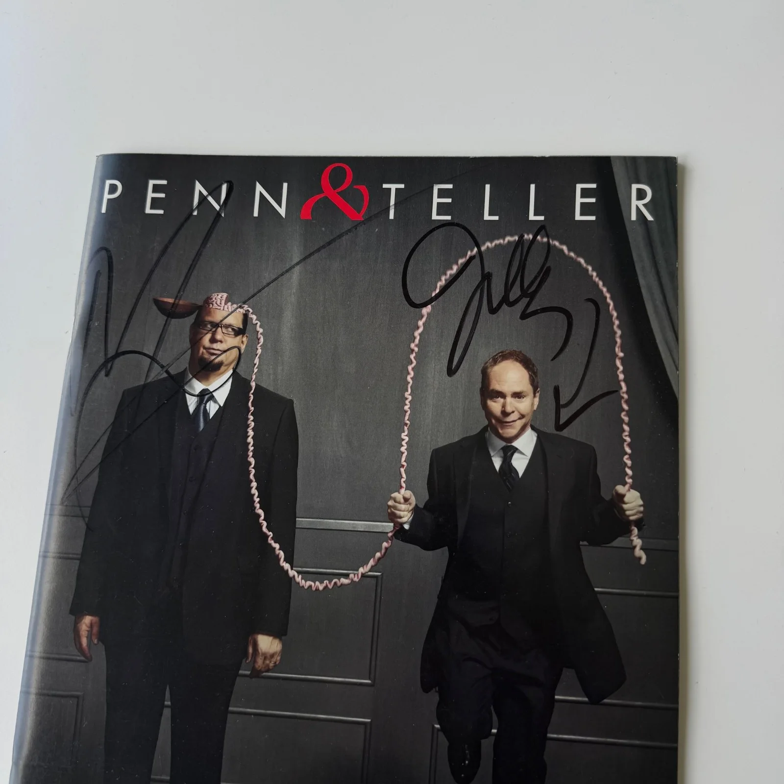 Penn, Teller — Penn & Teller - SIGNED by BOTH - Large Souvenir Booklet. 2012. Rio Vegas., изображение 2