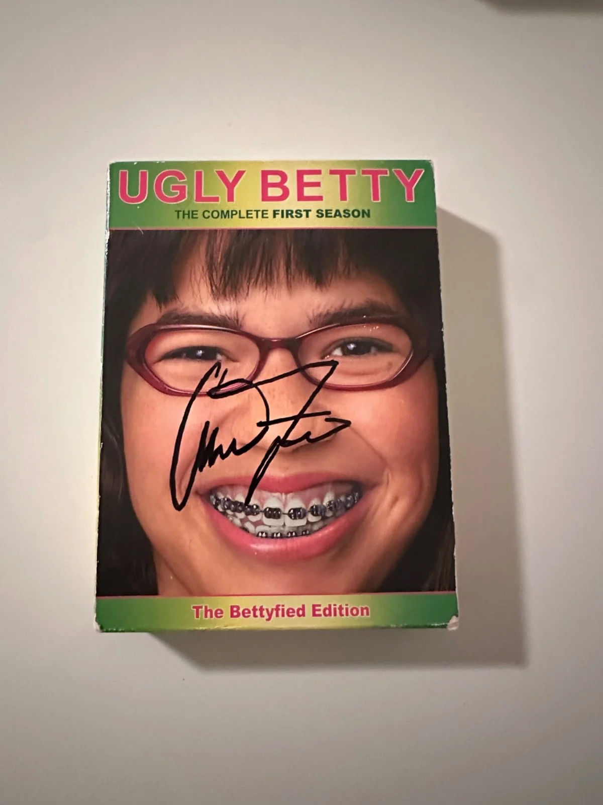 America Ferrera — America Ferrera signed ugly Betty DVD Betty La Fea Betty Suarez Superstore, изображение 3