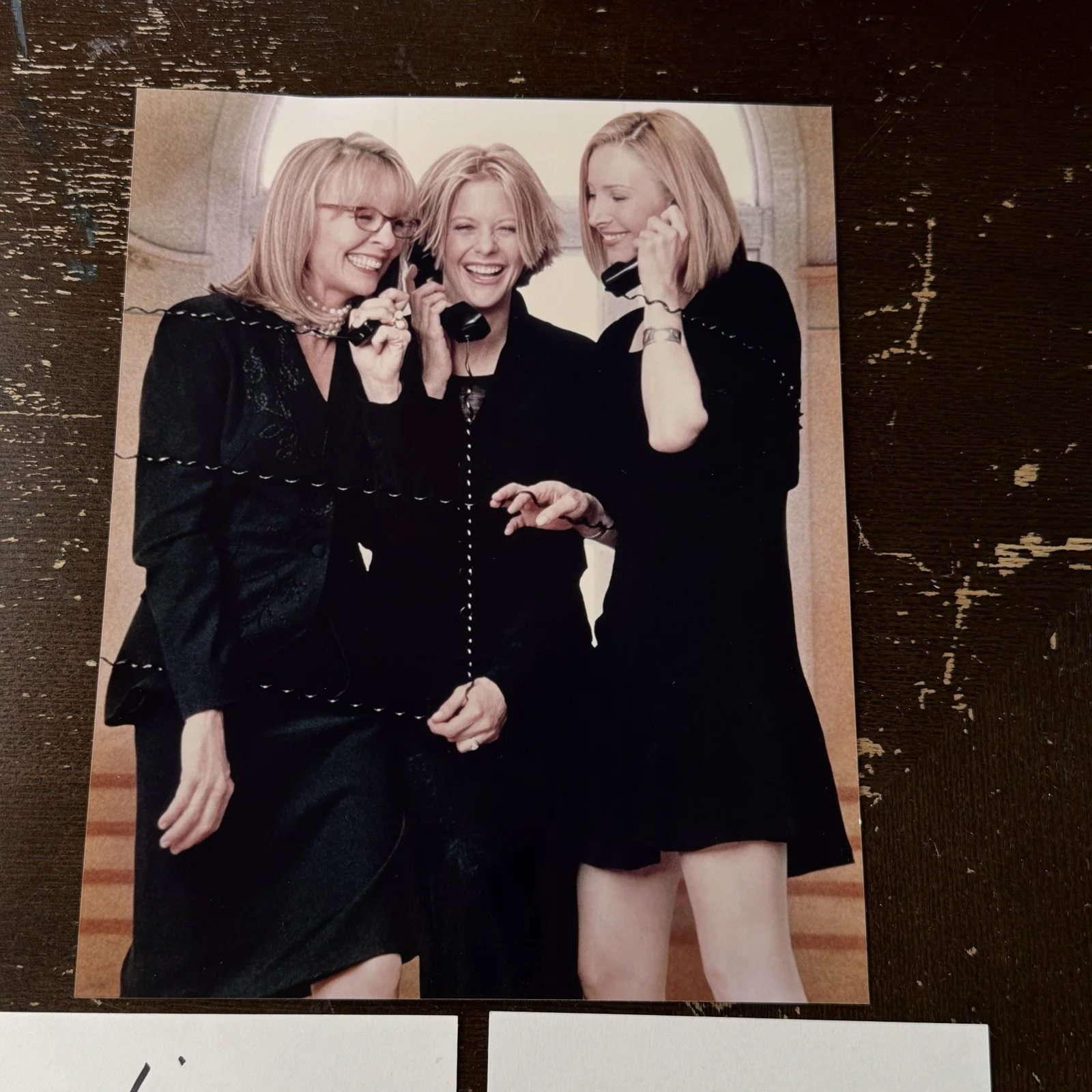Lisa Kudrow Diane Keaton Meg Ryan Signed Index Cards With 8x10 Photo Hanging Up, изображение 5
