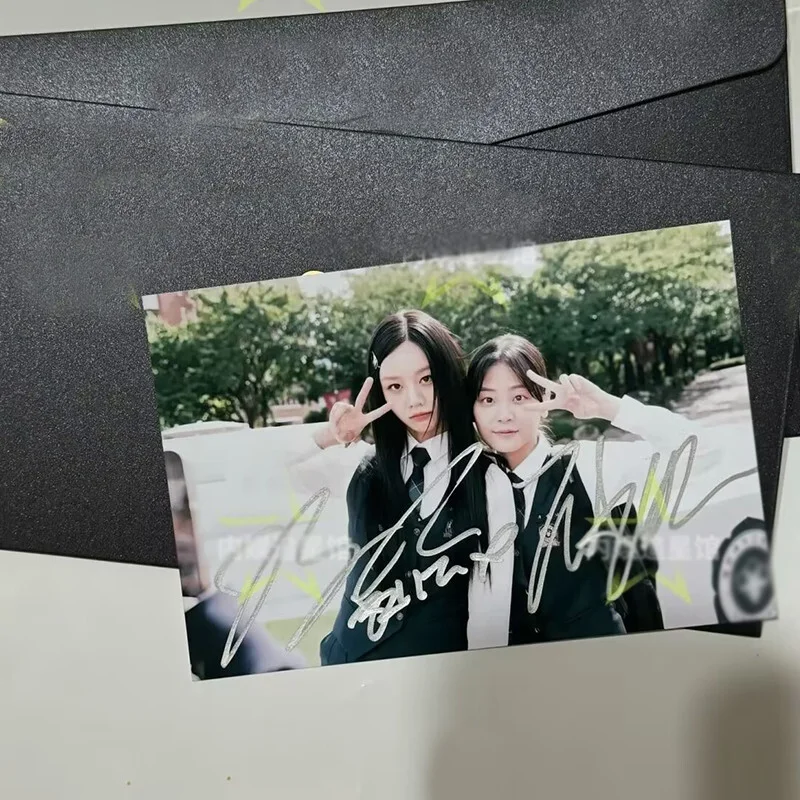 Friendly Rivalry Lee Hye-ri Chung Su bin Autographed Signed Photo Collection, изображение 2