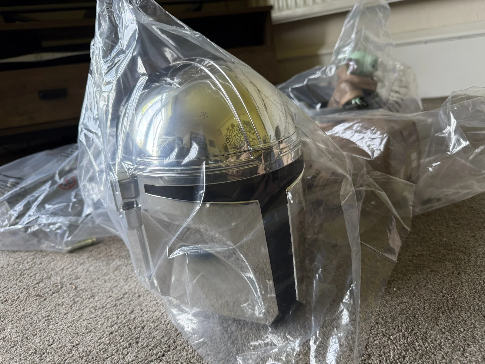 MANDALORIAN & GROGU popcorn bucket set collection AT-AT Helmet IN HAND Vue Odeon, изображение 5