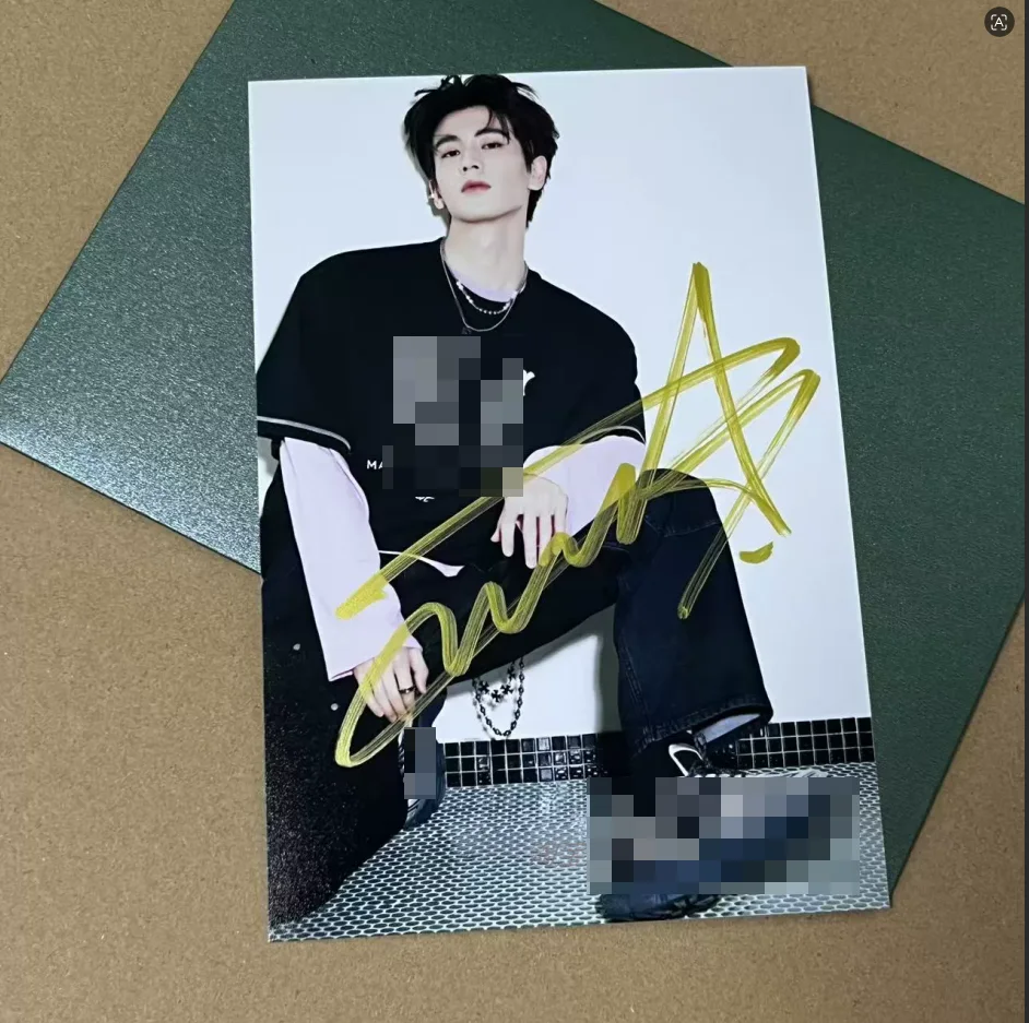 Zhang linghe Autographed Photo Collection photo- new, изображение 4