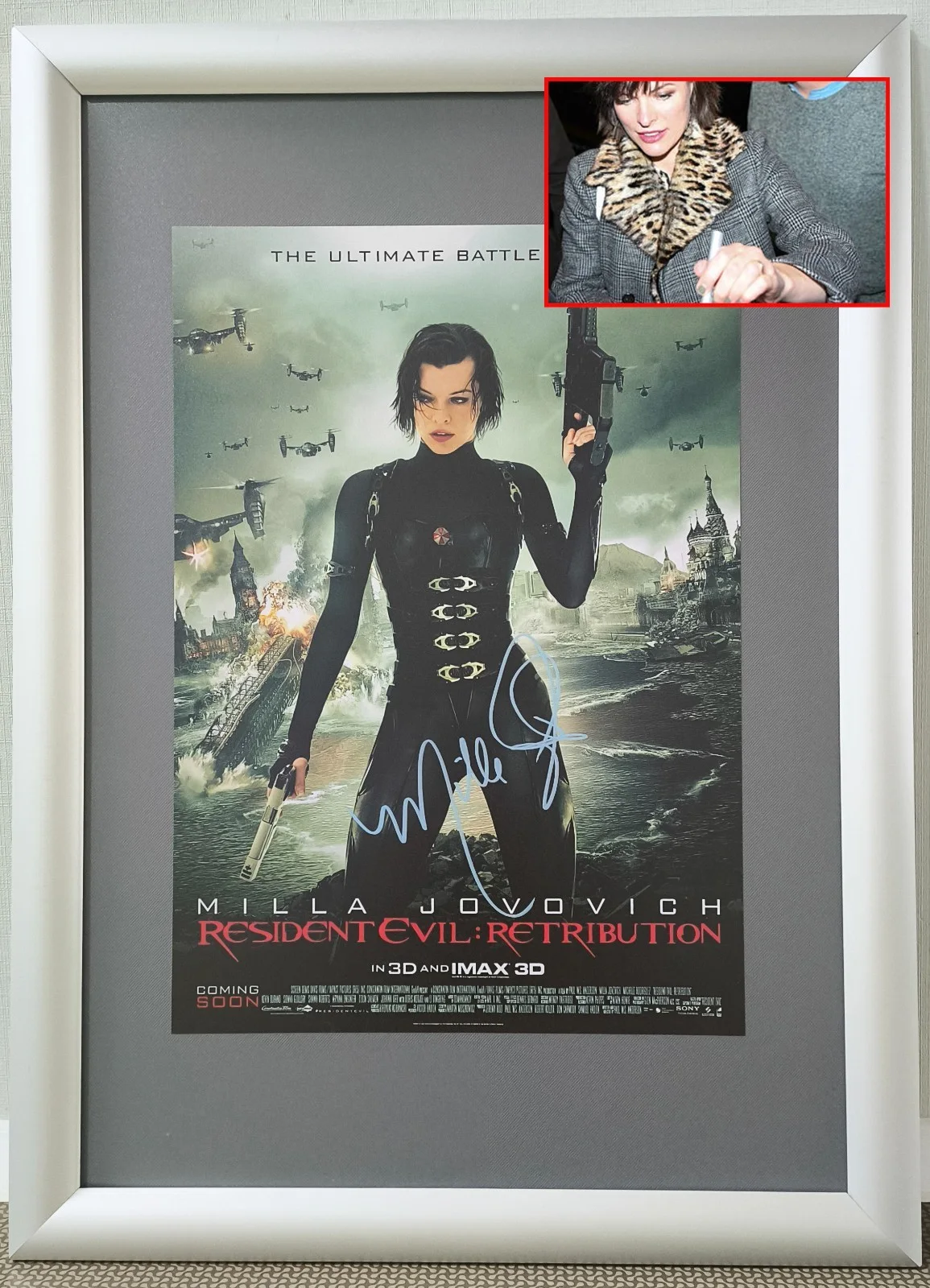 MILLA JOVOVICH — MILLA JOVOVICH ( Resident Evil ) SIGNED AUTOGRAPHED PHOTO 8X12 RARE
