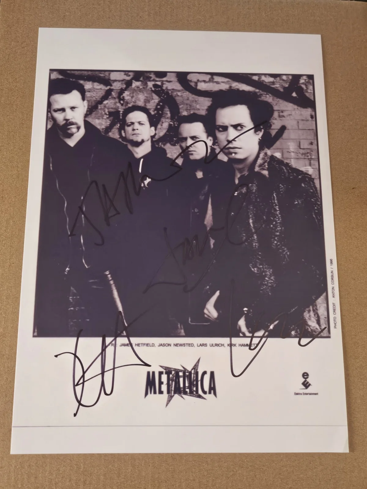 W/COA- METALLICA ORIGINAL FULL-BAND AUTOGRAPHS ON 8X12" 1996 PHOTO PROMO 🎸 🤘, изображение 3