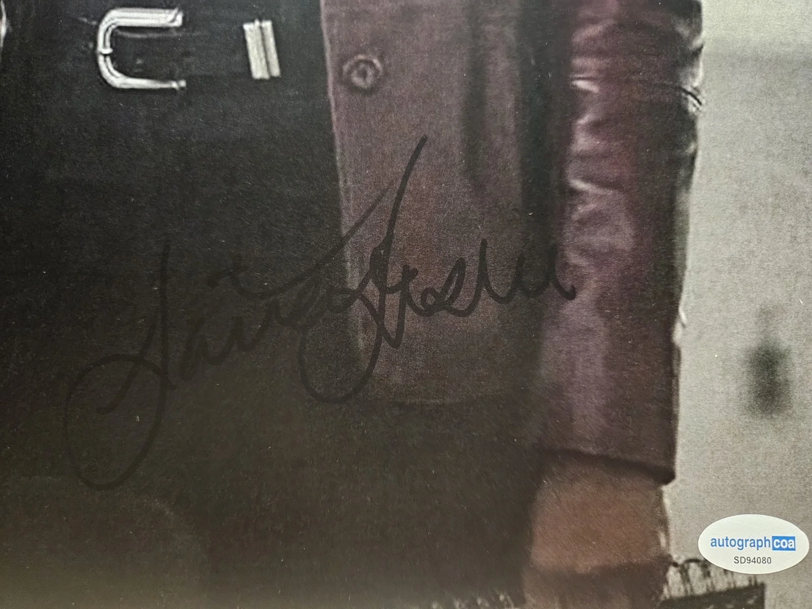 javicia Leslie — AUTO JAVICIA LESLIE HIGH POTENTIAL SIGNED 11X17 PHOTO AUTOGRAPH ACOA CERTIFIED ⭐, image 2