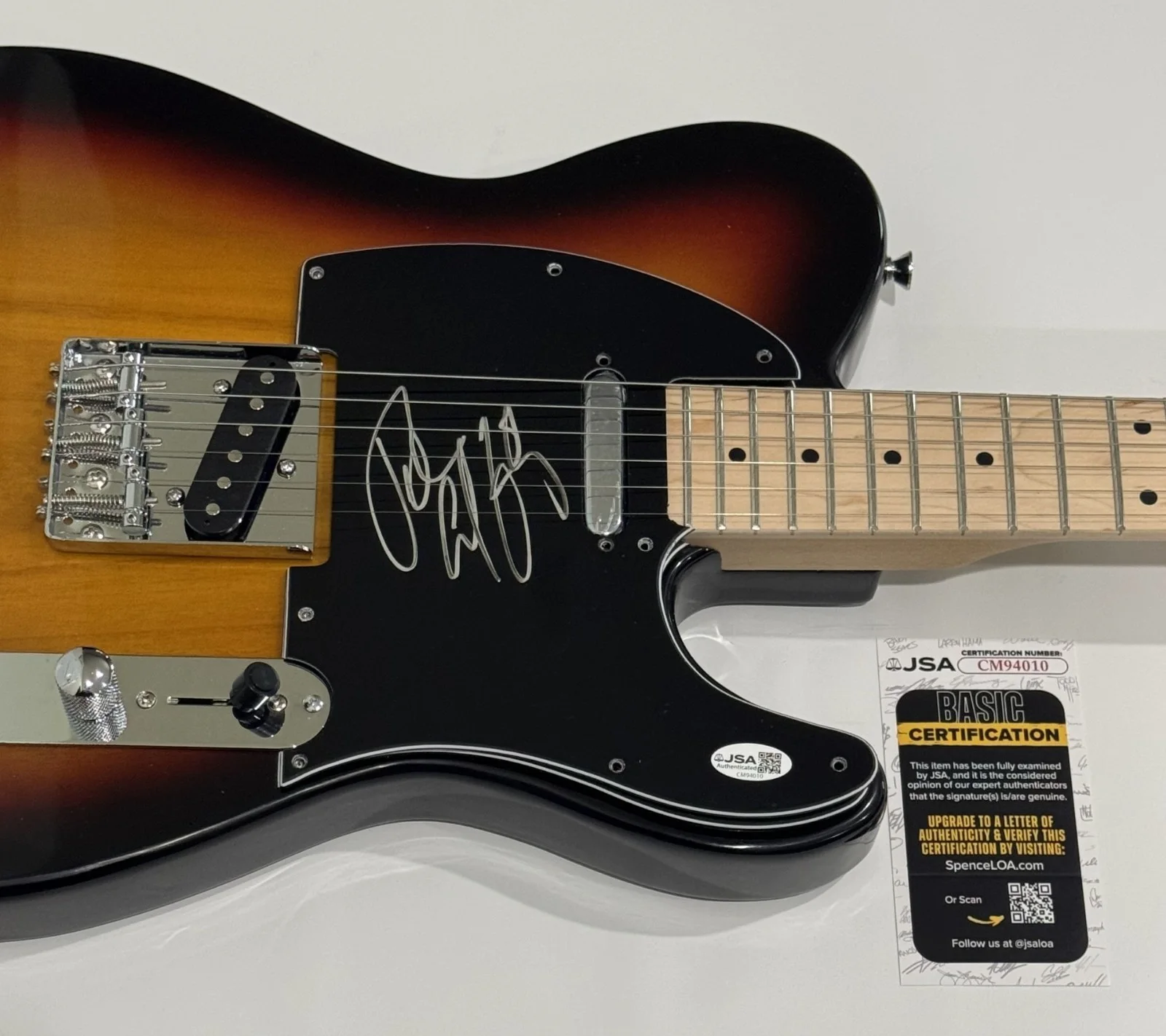 JOHN CAFFERTY SIGNED ELECTRIC GUITAR EDDIE AND THE CRUISERS JSA COA, изображение 2