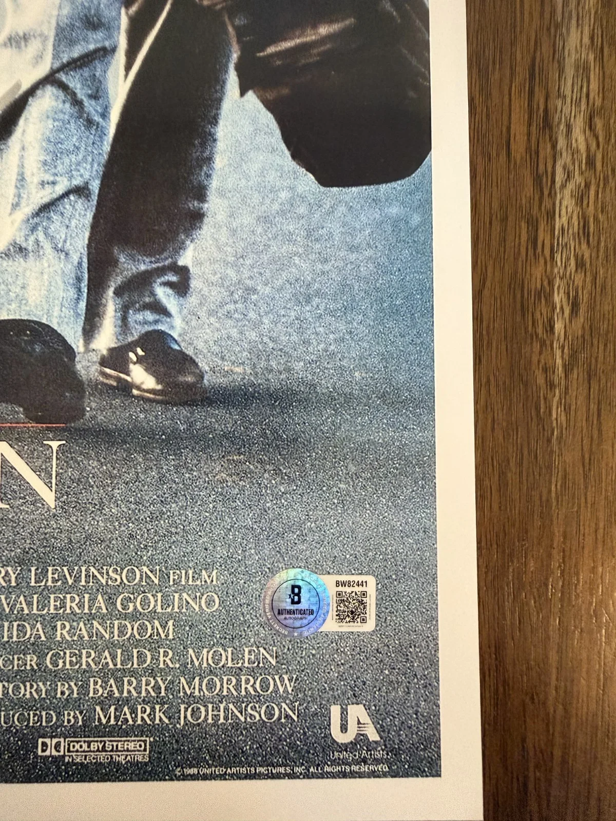 Dustin Hoffman 'Rain Man' Signed 12x18 Photo 'Raymond Babbitt' Beckett Certified, image 2