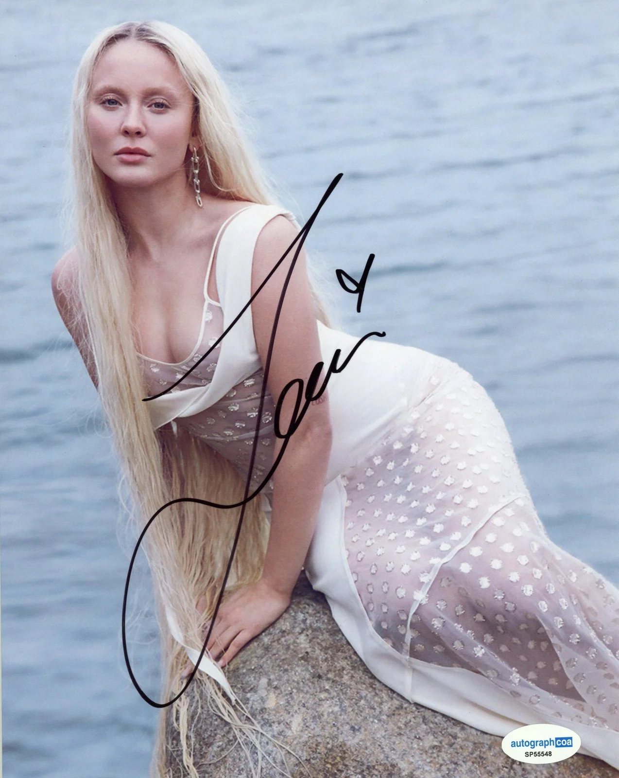 Zara Larsson — Zara Larsson "End of Time" Singer AUTOGRAPH Signed Autographed 8x10 Photo ACOA, изображение 2