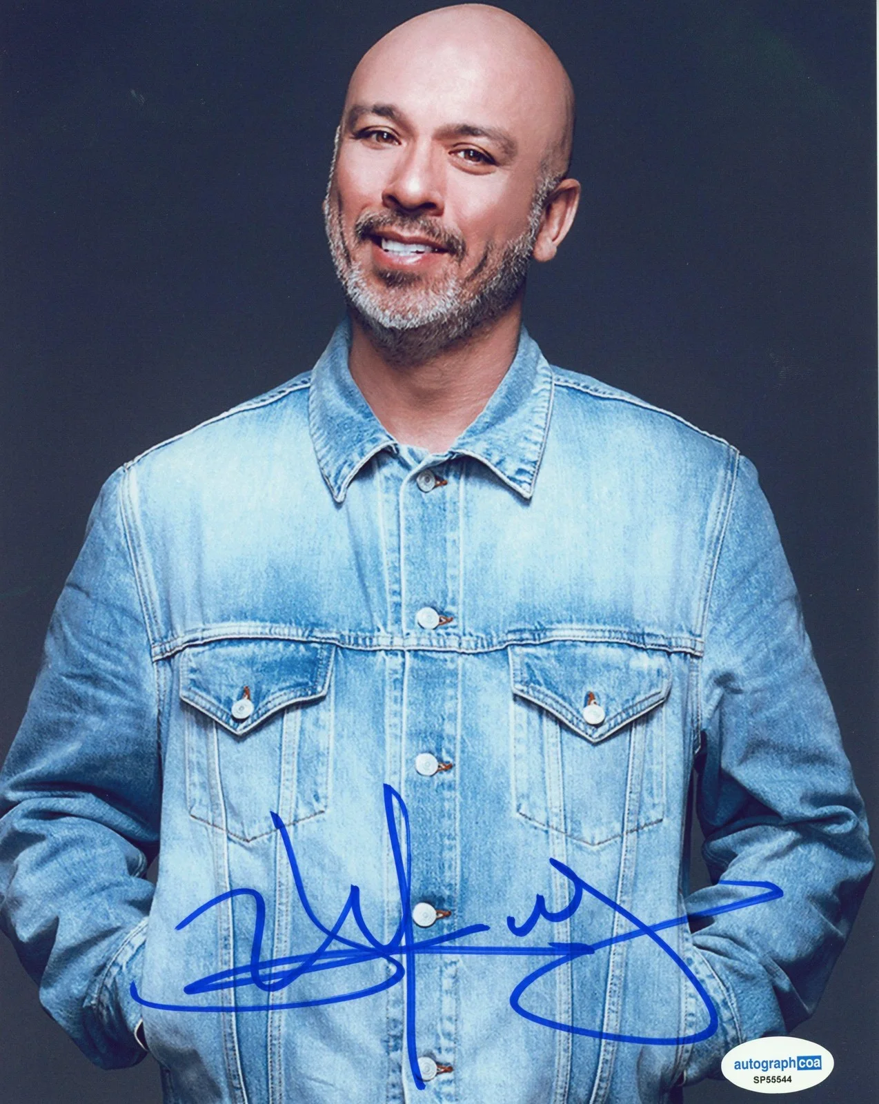 Jo Koy — Jo Koy "In His Elements" Comedian AUTOGRAPH Signed Autographed 8x10 Photo ACOA, изображение 2