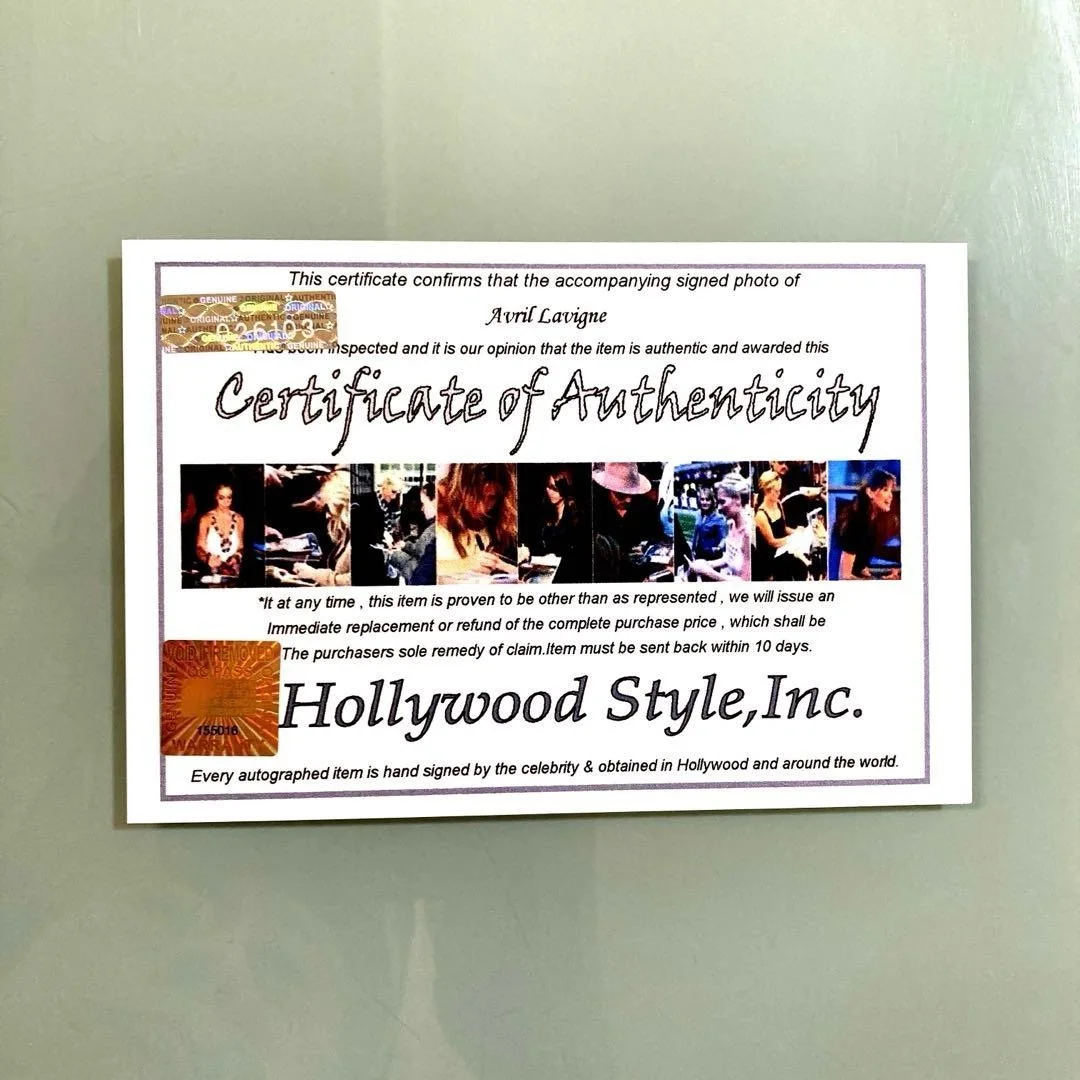 Avril Lavigne Signed 2L Photo Music Collectible With Certificate Japan, изображение 4