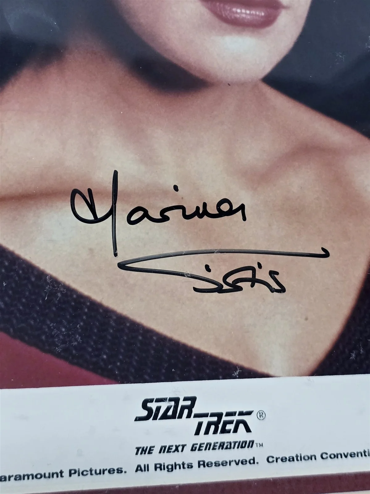 J-20 AUTHENTIC STAR TREK FRANCHISE MARINA SIRTIS AUTOGRAPHED PHOTOGRAPH, изображение 2